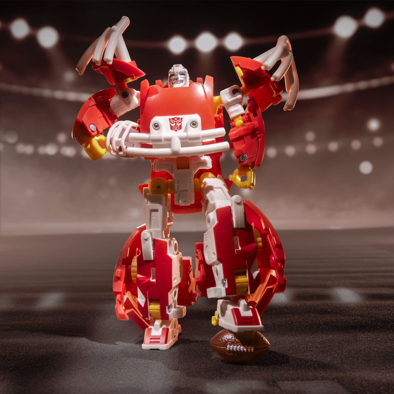 Hasbro Actionfigur Transformers x NFL Actionfigur Kansas City Chiefs: KC-59 14 cm