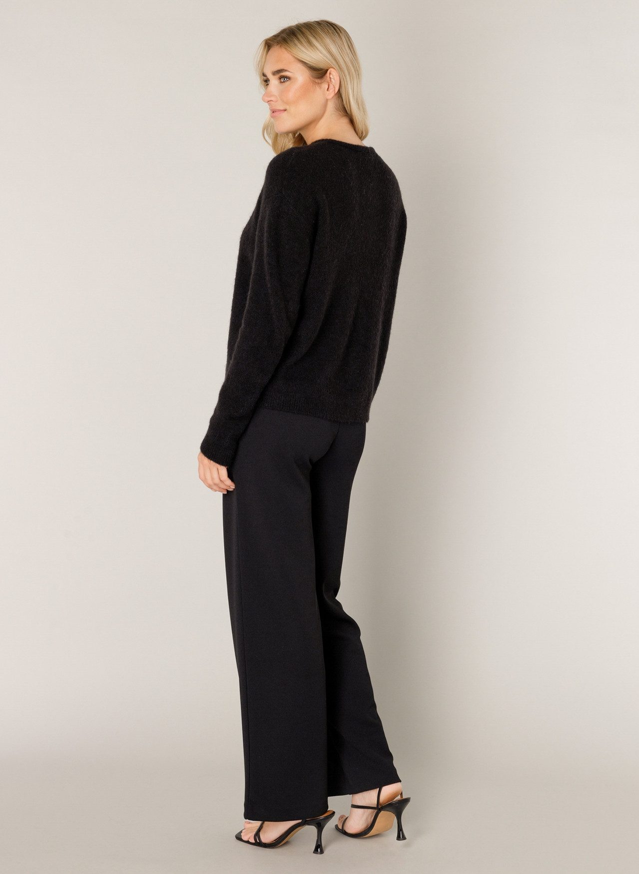 Base Level Cardigan Yuli mit Woll-Anteil und Knopfleiste – Bild 5 von 5