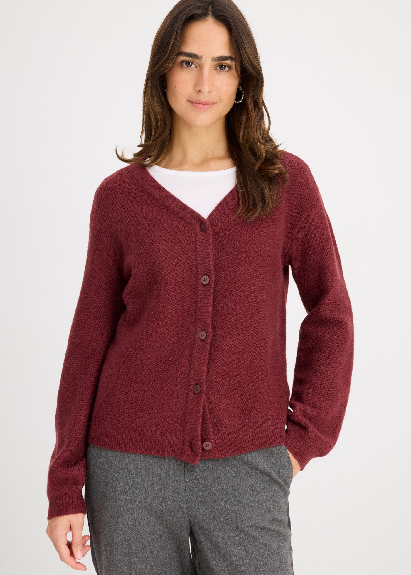 bonprix Strickjacke mit Knöpfen, bequeme Passform, im Casual-Stil