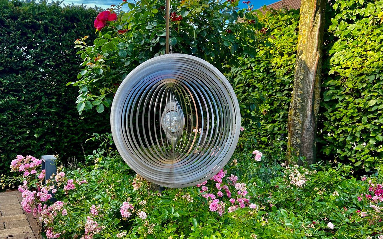 ILLUMINO Windspiel Edelstahl Windspiel Kreis XXL mit saphirblauer 70mm