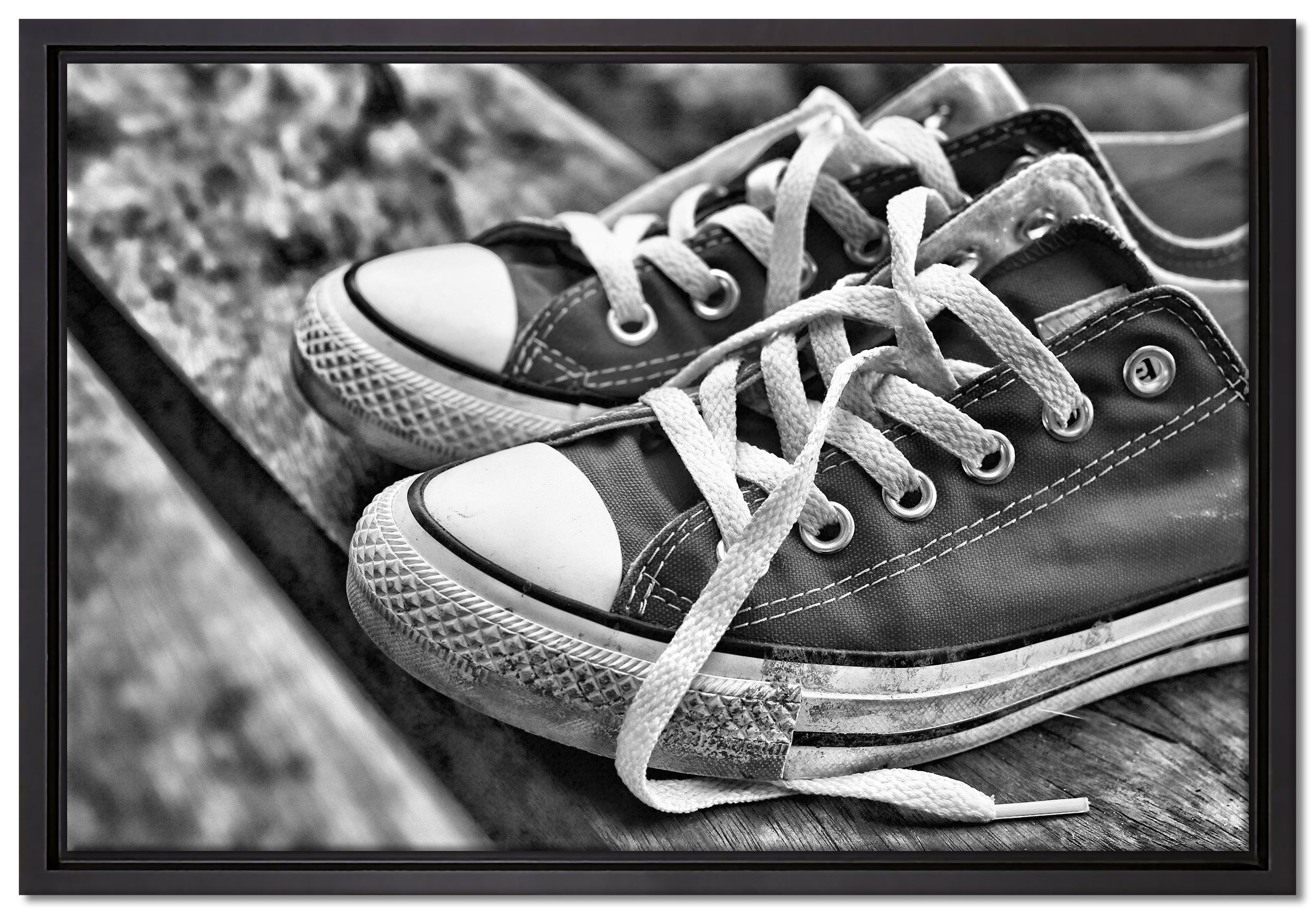 Pixxprint Leinwandbild Trendige Schuhe, Wanddekoration (1 St), Leinwandbild fertig bespannt, in einem Schattenfugen-Bilderrahmen gefasst, inkl. Zackenaufhänger