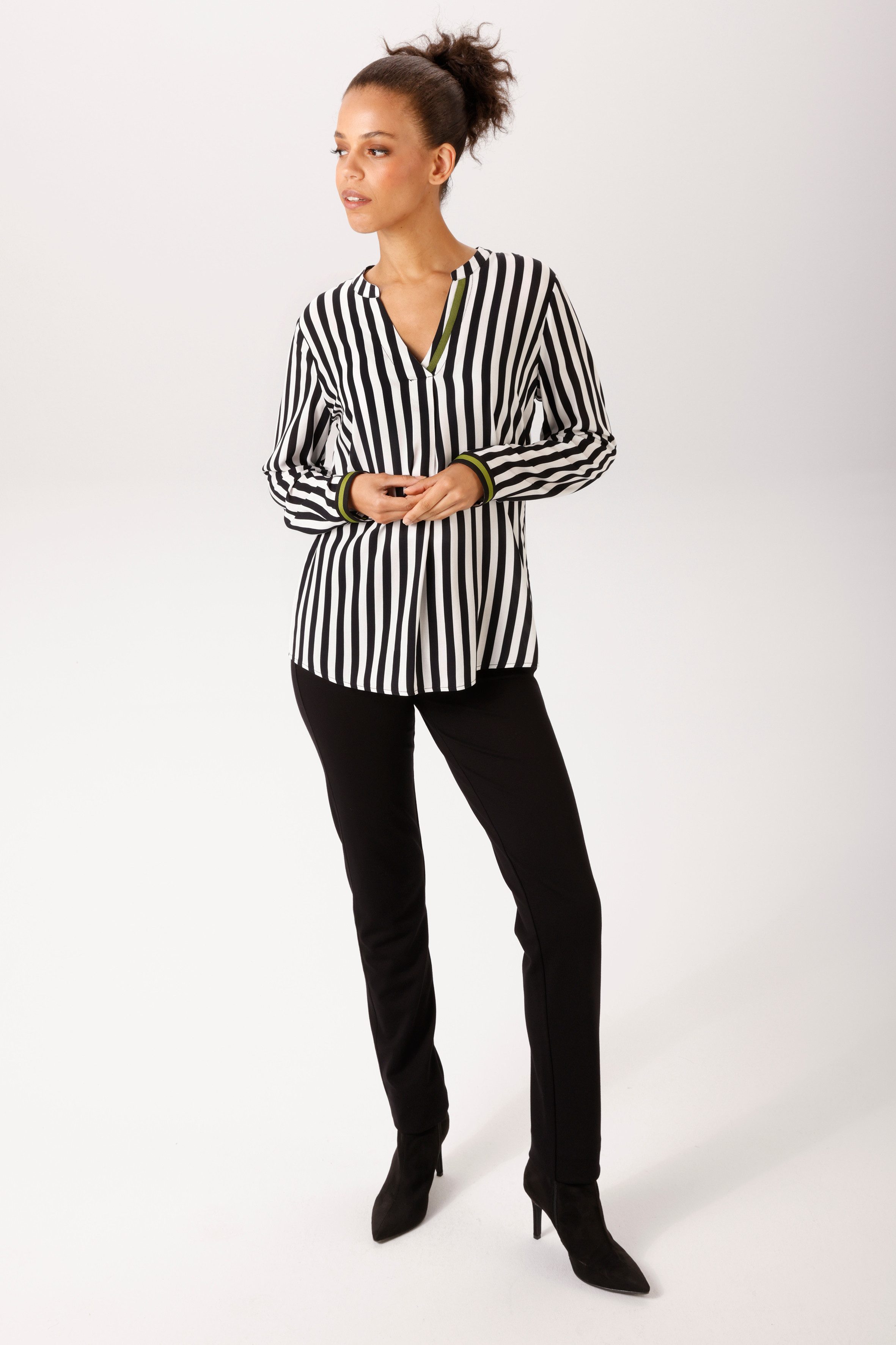 Zum Outfit 12
