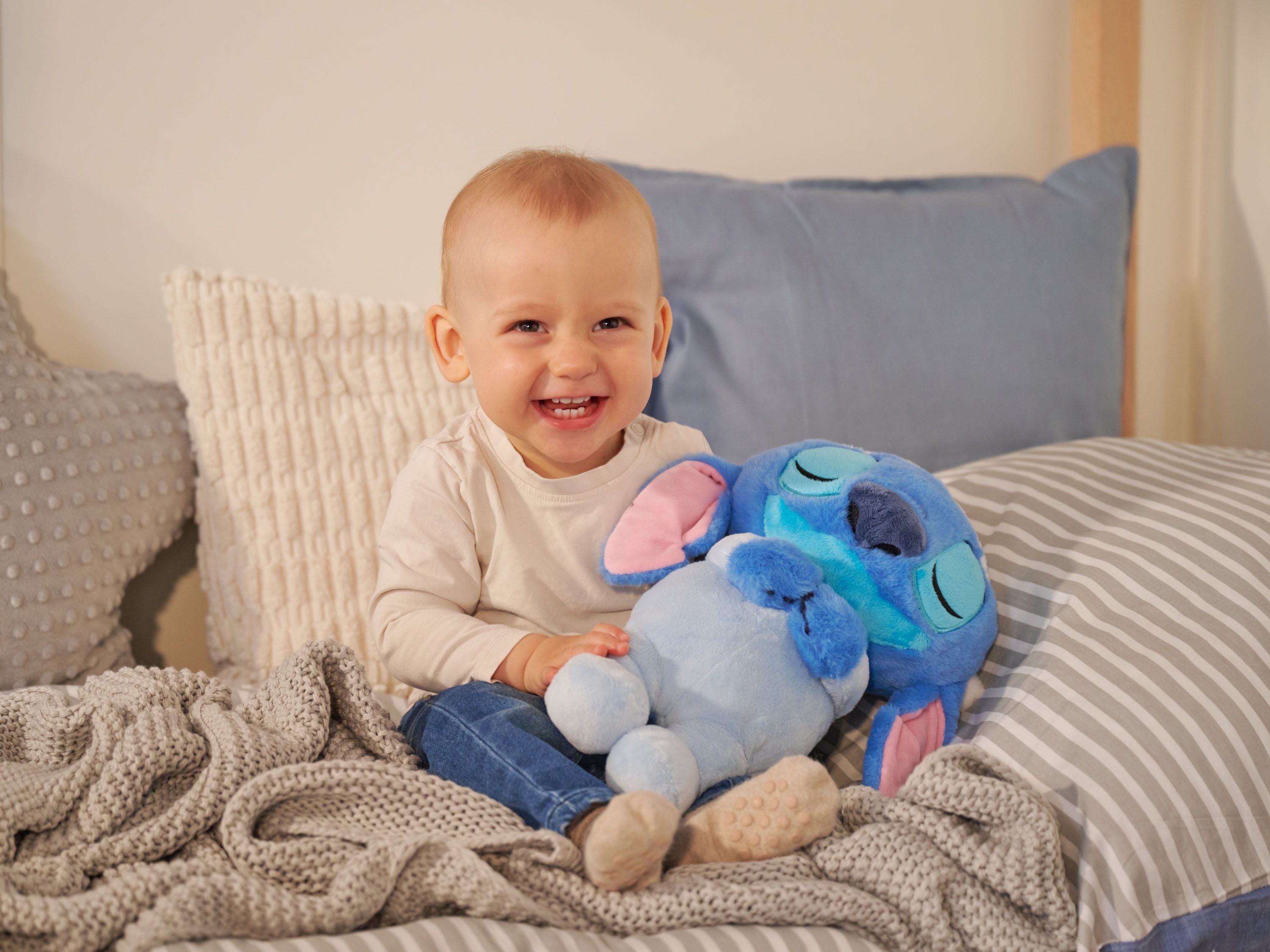 SIMBA Plüschfigur Disney Schlafender Stitch, 31 cm