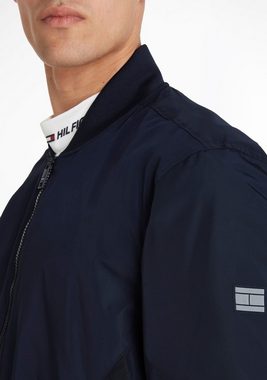 Tommy Hilfiger Bomberjacke TECH ESSENTIALS BOMBER aus wasserabweisendem Material