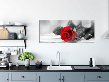 Pixxprint Glasbild Rose auf Holztisch, Rose auf Holztisch (1 St), Glasbild aus Echtglas, inkl. Aufhängungen und Abstandshalter