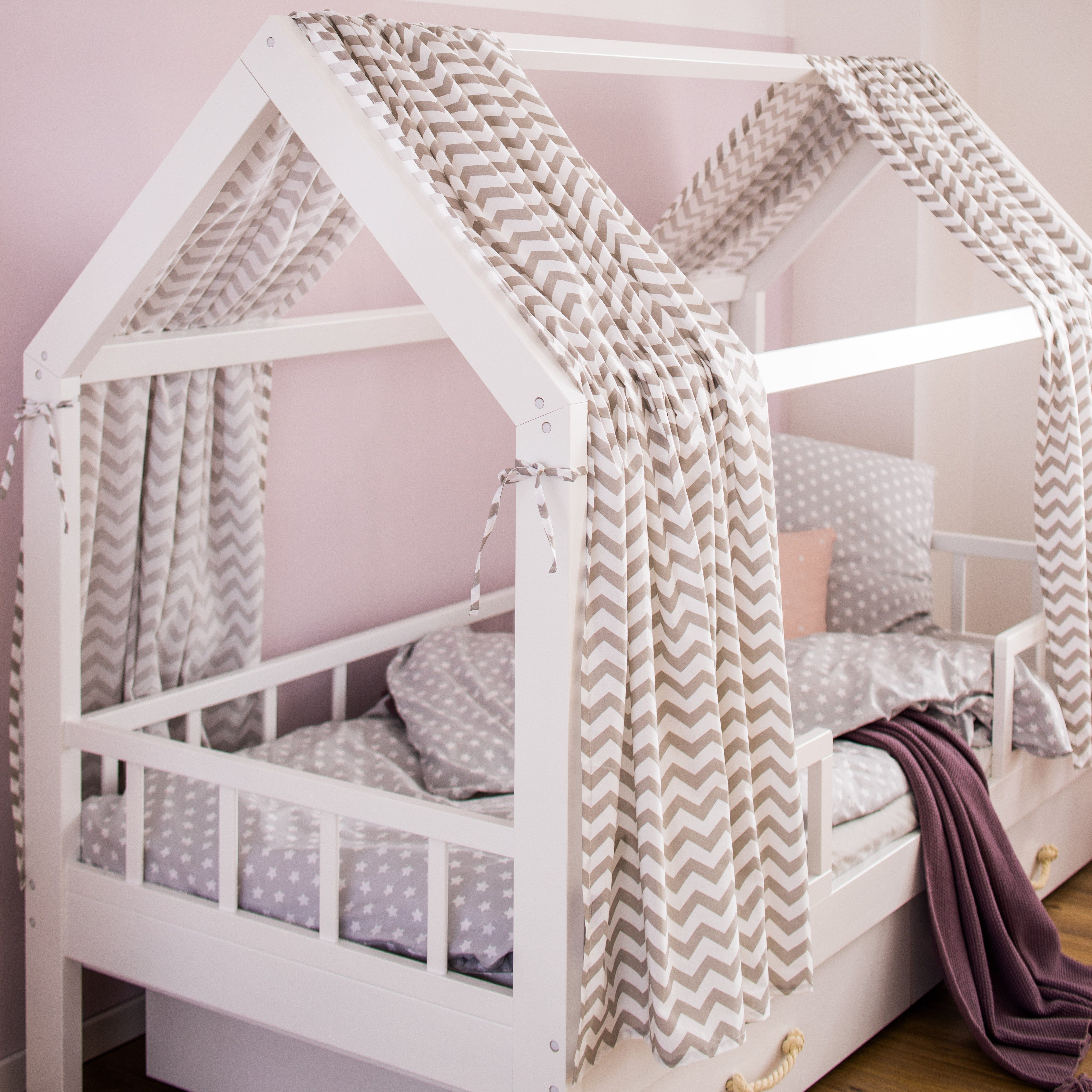 Puckdaddy GmbH Betthimmel Vorhang-Set Svea (146x298cm) mit Chevron-Muster (2x Vorhang für Hausbett)