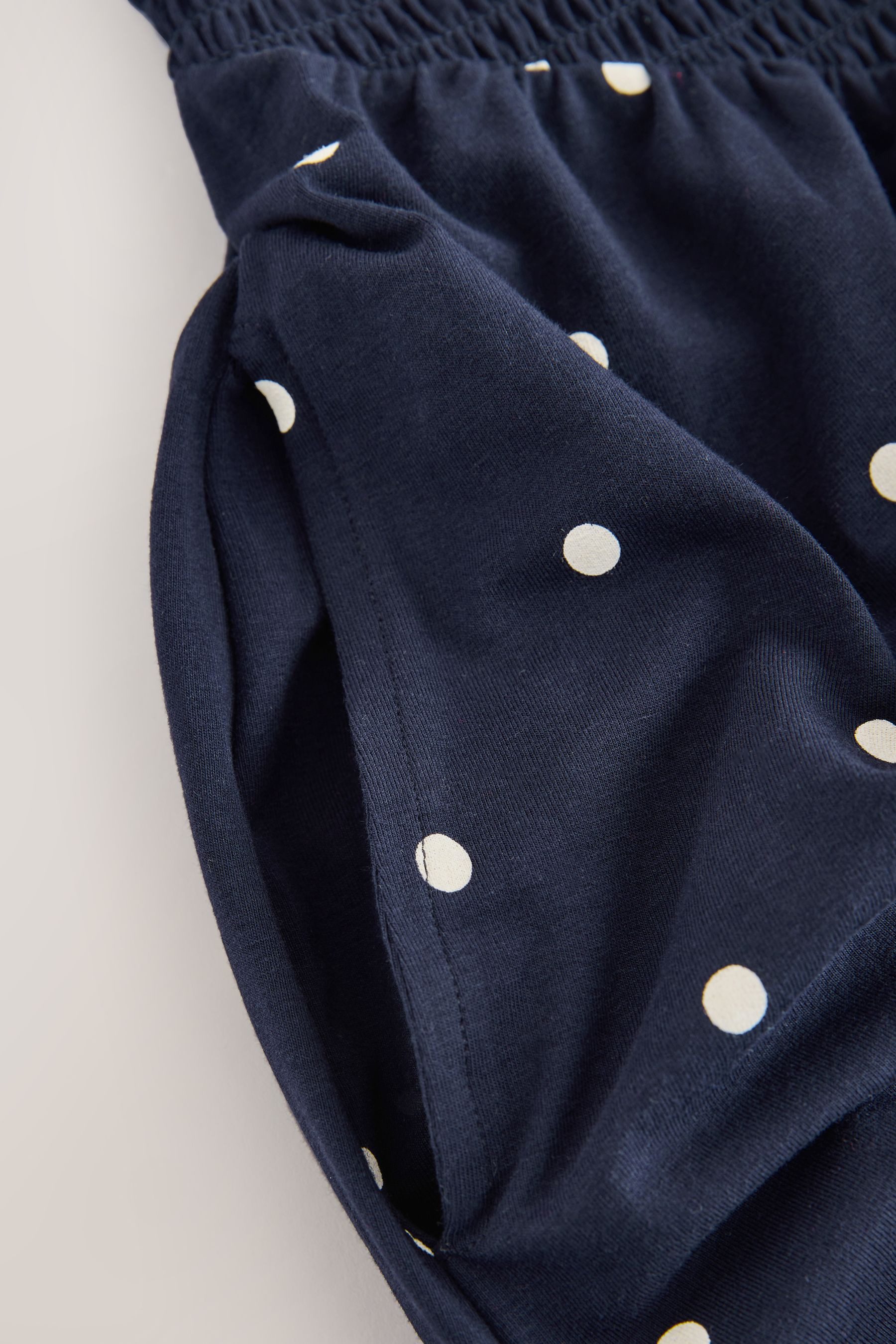 Next Maxikleid Gerafftes Maxi-Trägerkleid mit eckigem Ausschnitt (1-tlg)
