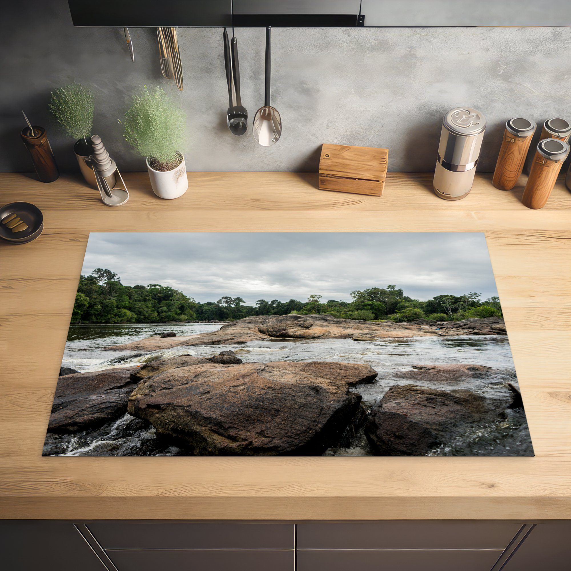 MuchoWow Herdblende-/Abdeckplatte Felsen im Fluss (1 Schutz tlg), 81x52 cm, küche, Ceranfeldabdeckung für Vinyl, die Induktionskochfeld von Suriname