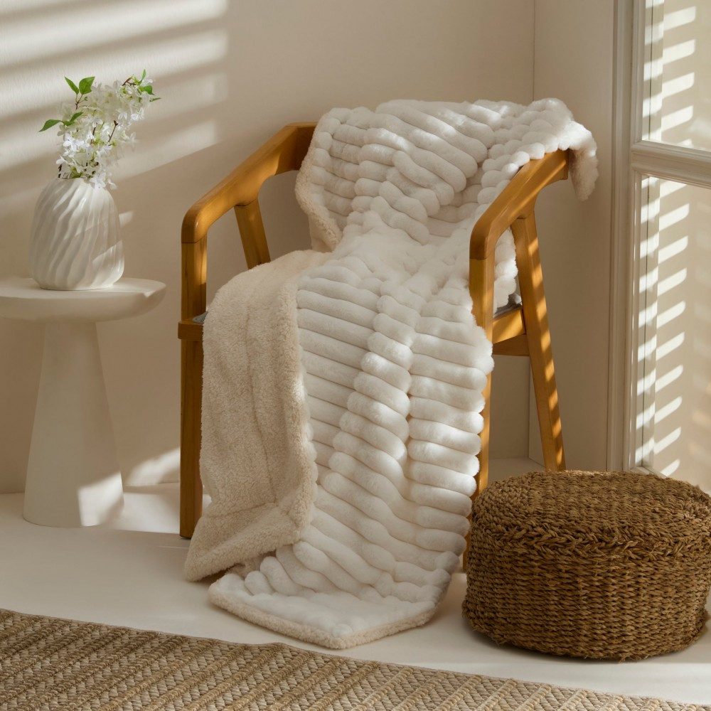 Karaca Tagesdecke Karaca Stripe Sherpa Weiße Decke Bettdecke Tagesdecke 130x150