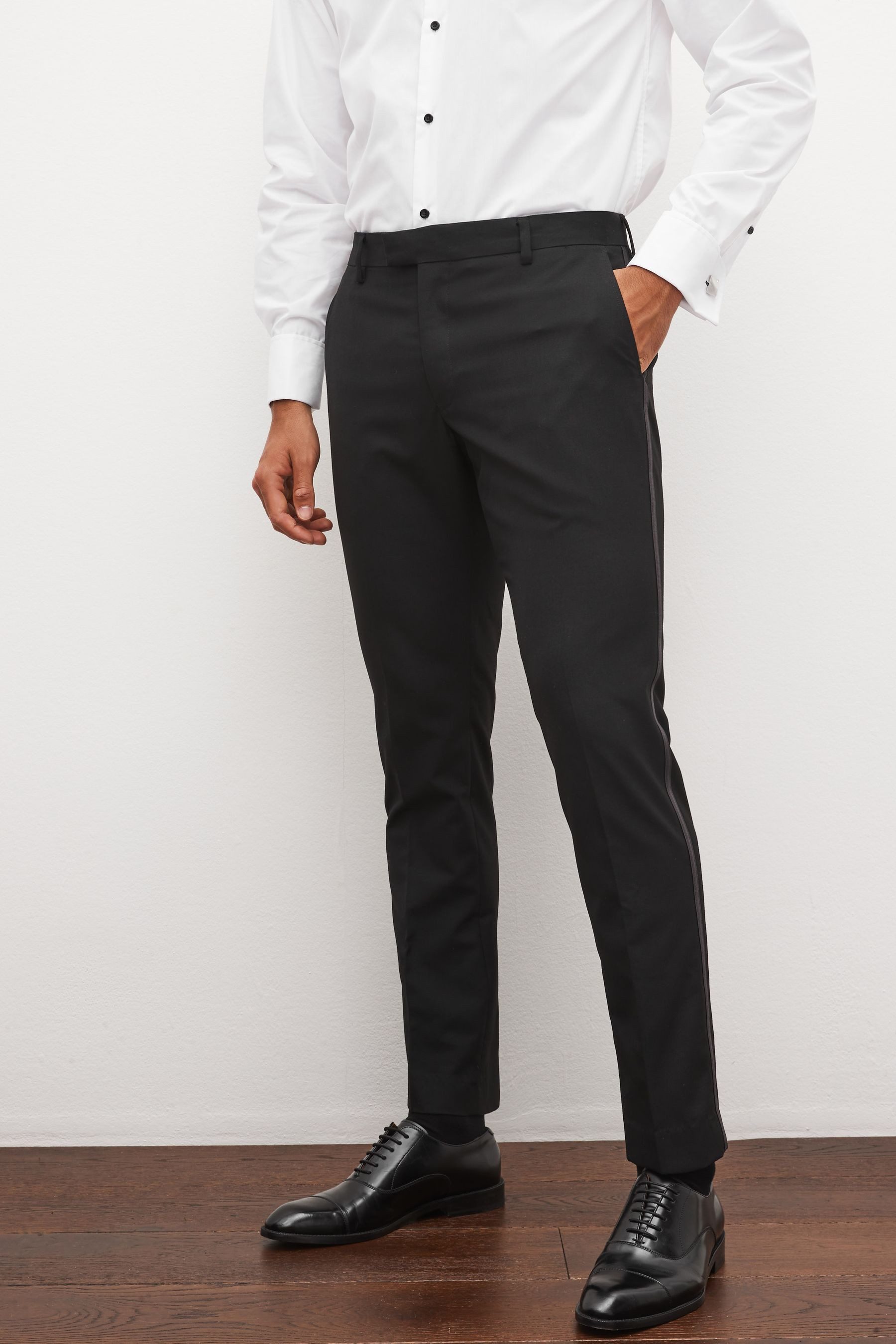 Next Anzughose Slim Fit Smokinghose mit Kontraststreifen (1-tlg)