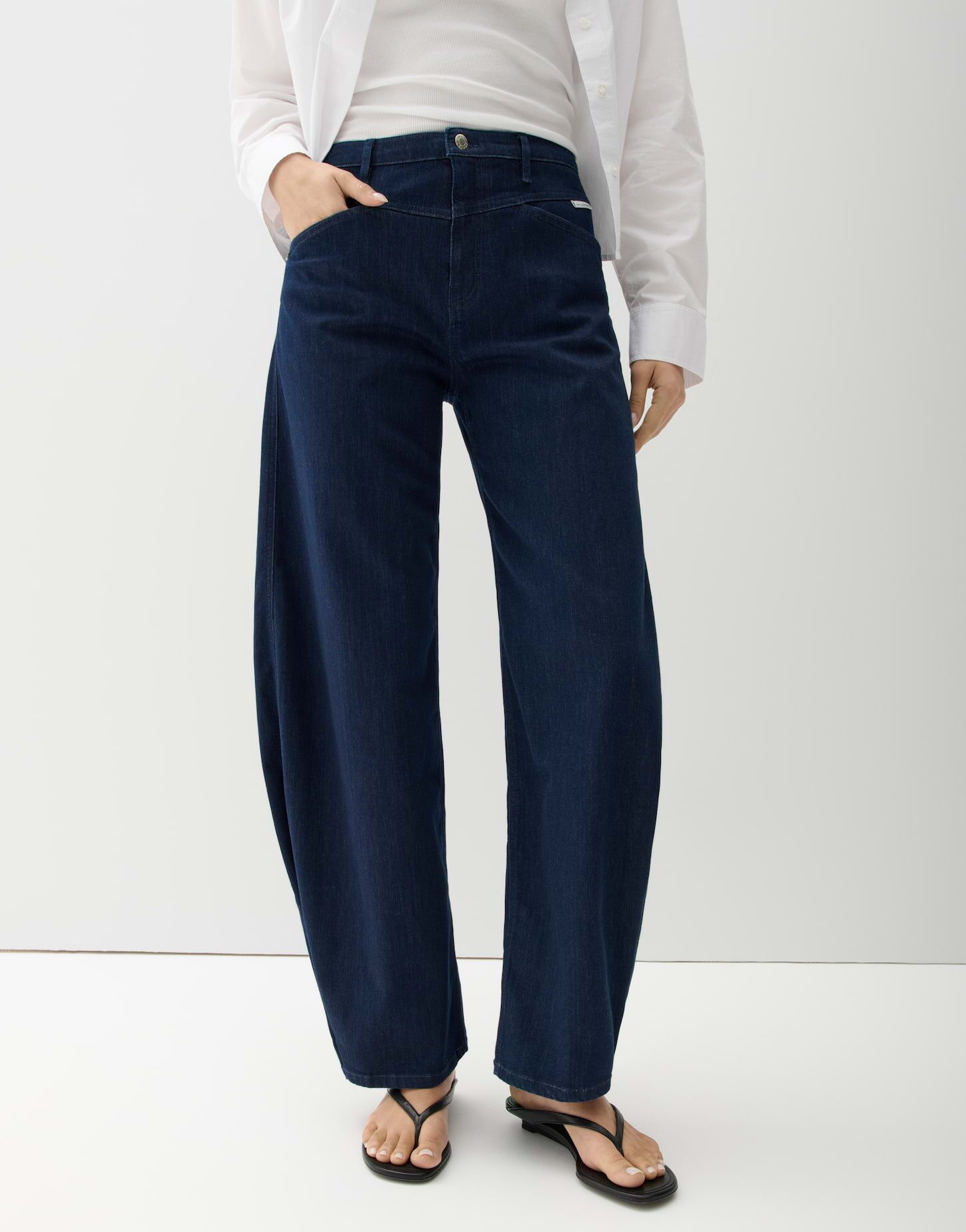 OPUS PANTS Relax-fit-Jeans MARI PATRON Barrel Jeans aus Dry Indigo® Mid Rise mit Knopfdetail für vielseitige Looks