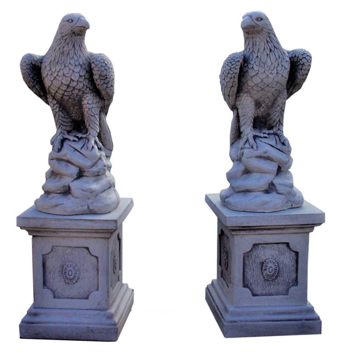 Antikes Wohndesign Gartenfigur 2 x Greifvogel 2 x Säulensockel sitzend Adler