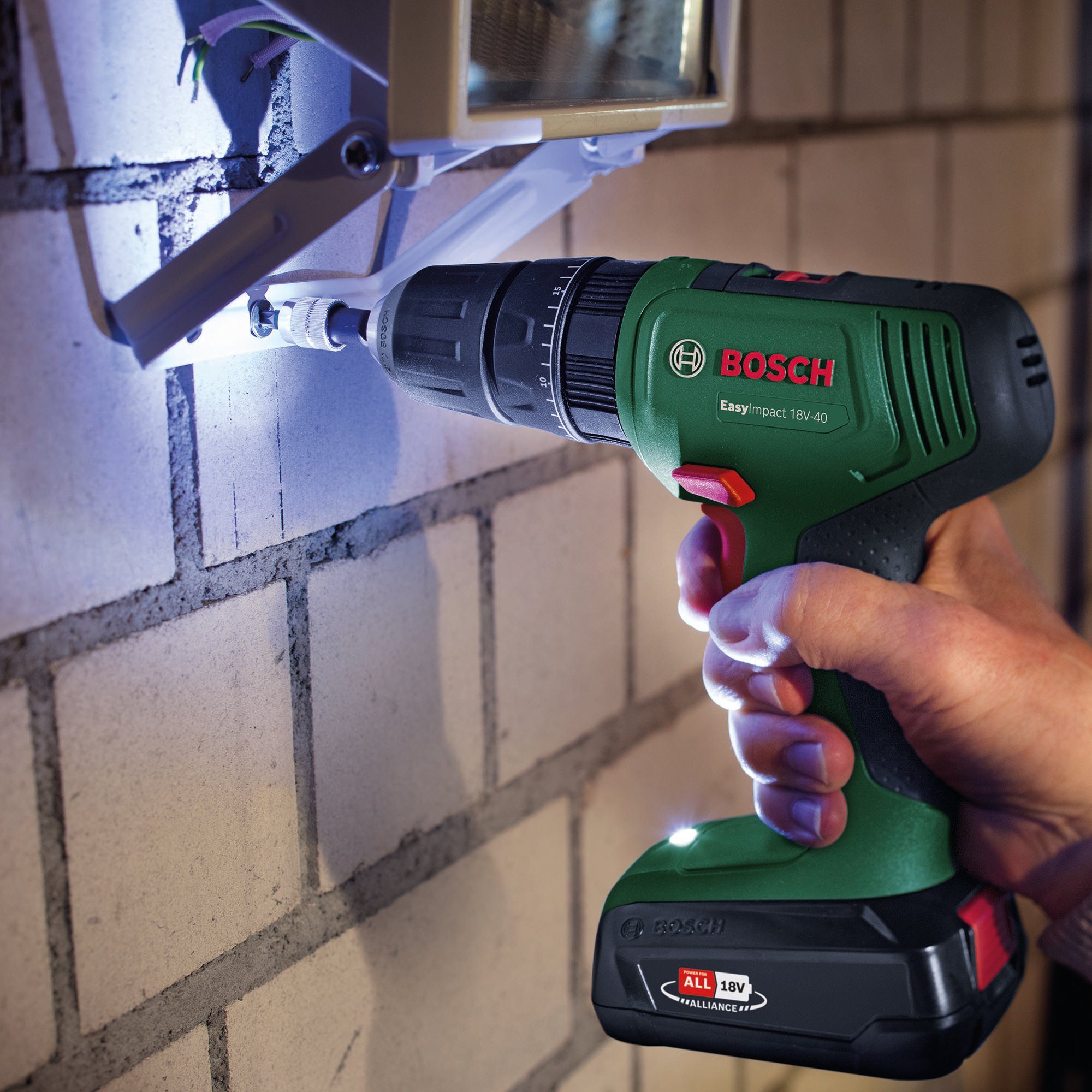 Bosch Home & Garden Akku-Schlagschrauber EasyImpact 18V-40, 40 Nm, inkl. 2 Akkus 18V/2Ah und Ladegerät