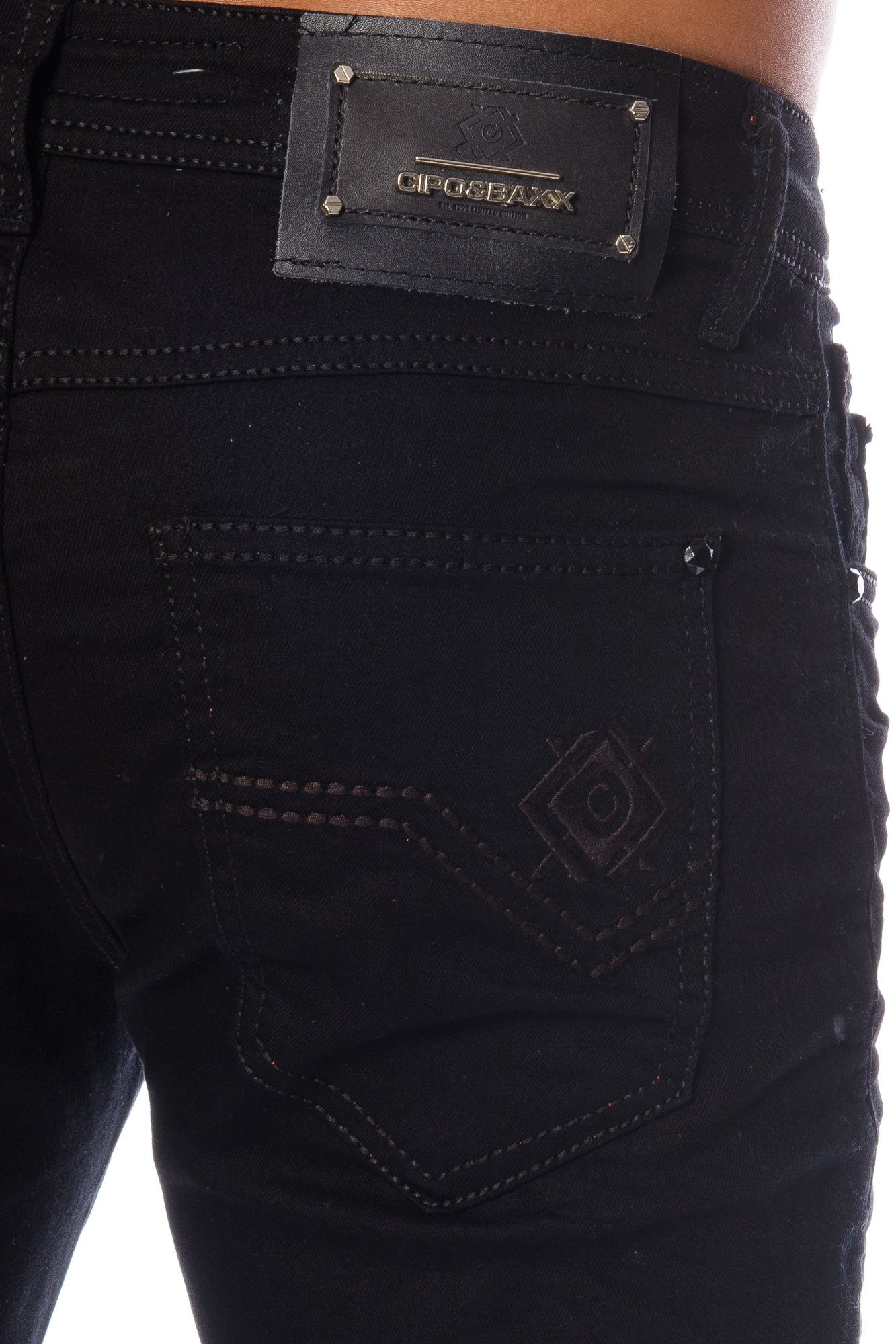 Cipo & Baxx Slim-fit-Jeans dezenten Elastisches Jeans Hose angenehmen Tragekomfort Herren Look für dicken Nähten Material im mit basic