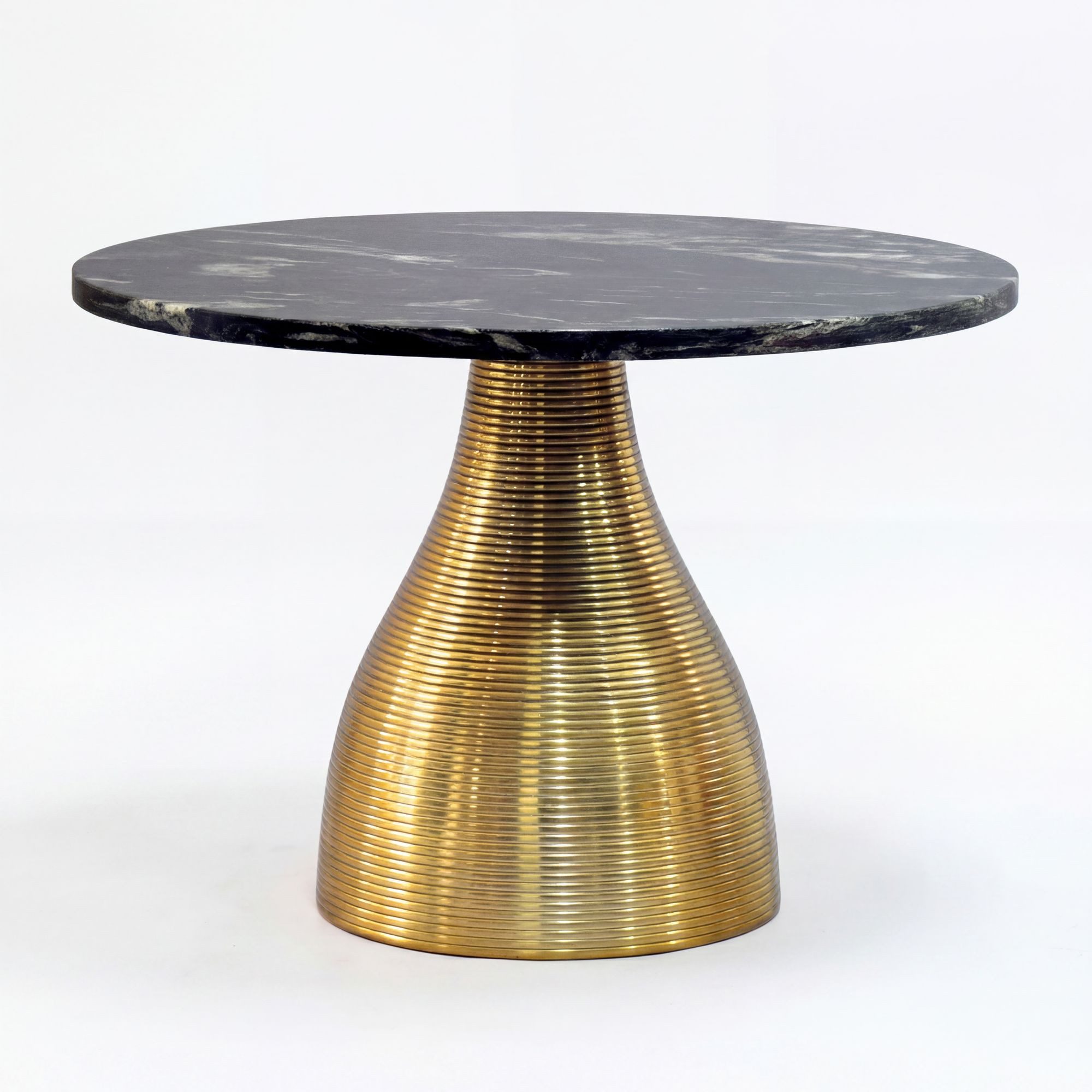 Wohnling Couchtisch WL7.517 60cm Marmor Platte schwarz Wohnzimmertisch Beistelltisch Rund (Extravaganter Tisch in markanter Rillenoptik), Glatte Marmorplatte auf goldenem Aluminium