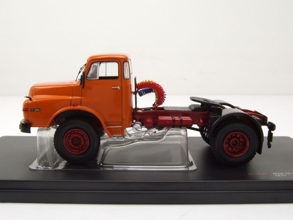 ixo Models Modellauto MAN 19.280 H Zugmaschine 1971 orange, Maßstab 1:43
