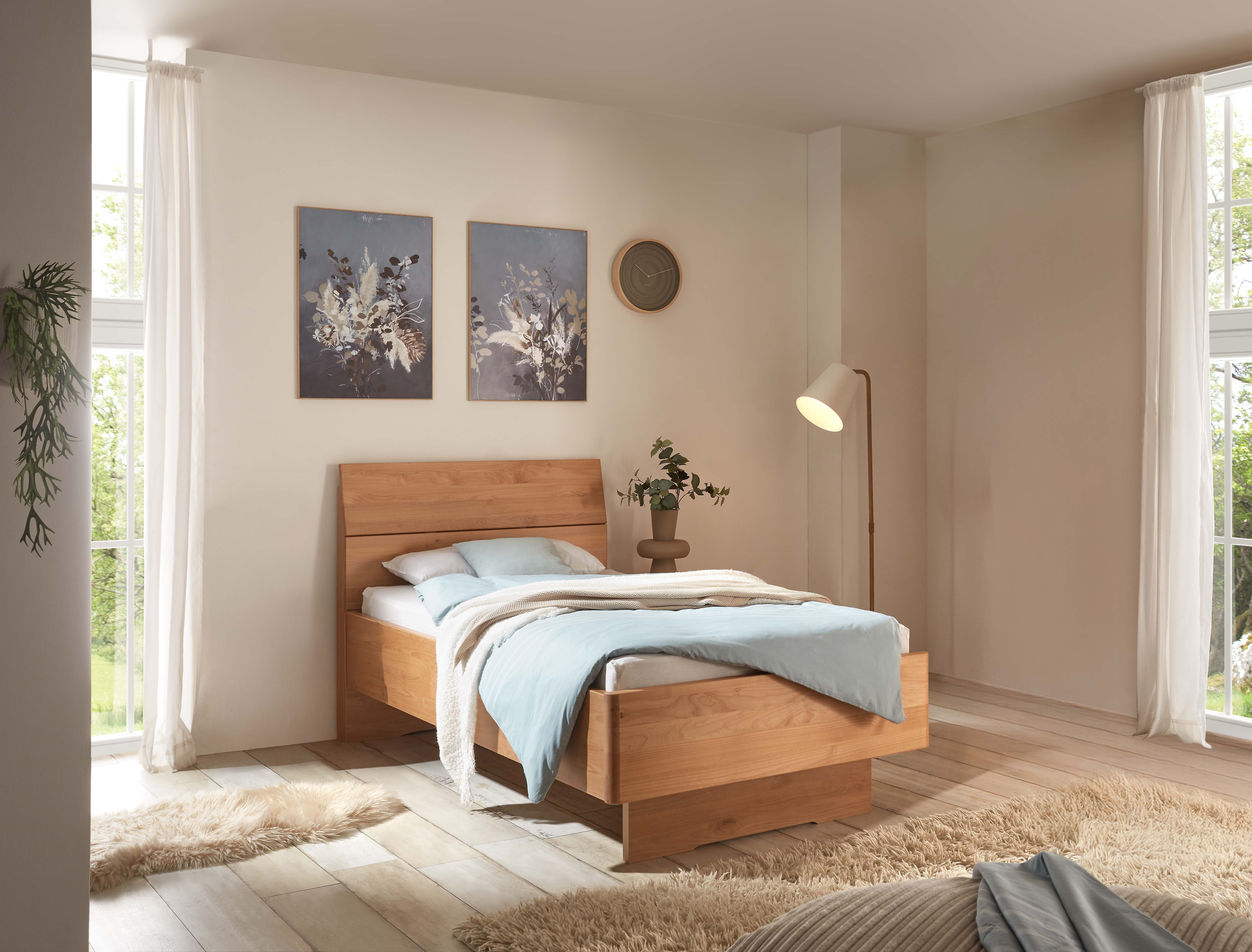 WIEMANN Holzbett Cardiff, Bettgestell, Bettrahmen, teilmassiv Erle (Belastbarkeit 110/220 Kg, 4-fache höhenverstellbar, MADE IN GERMANY), Kopf- und Fußteil aus Massivholz in Erle, verschiedene Größen