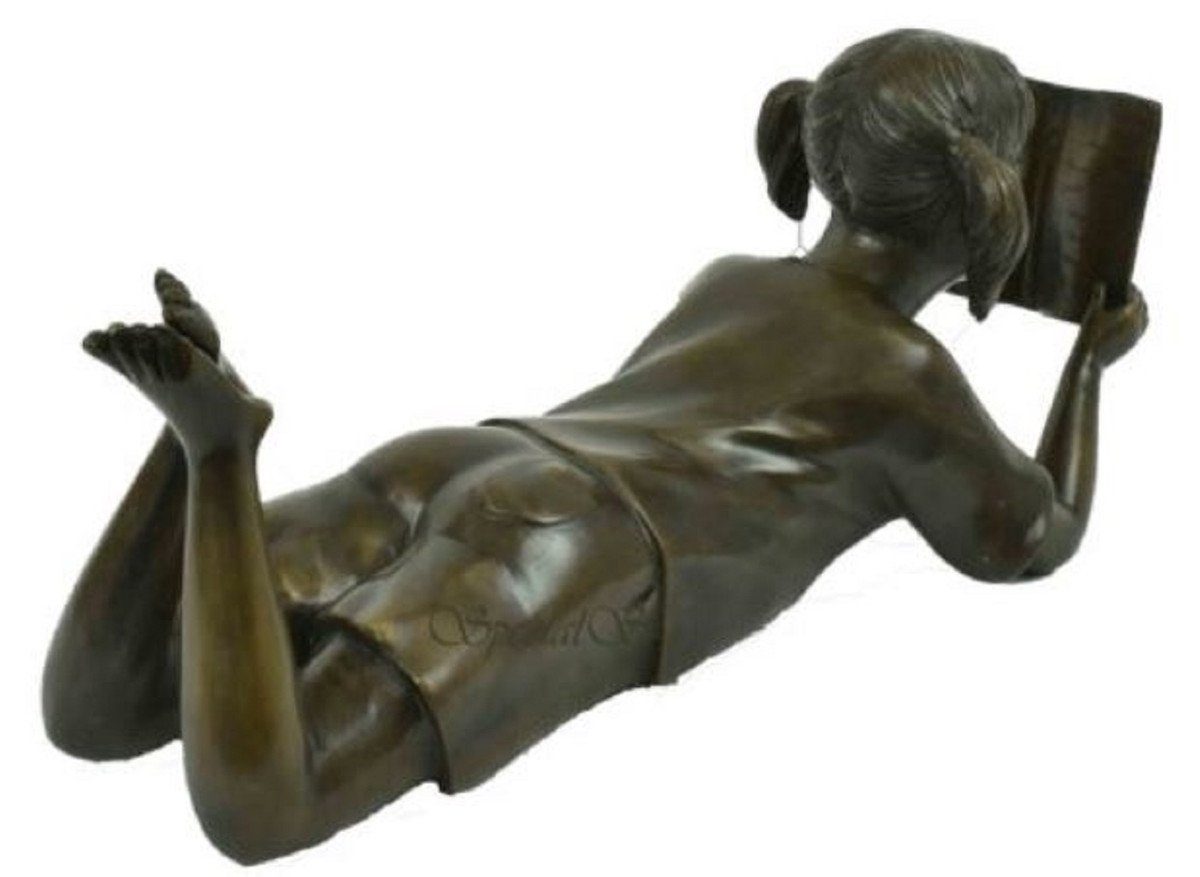 Bronzefigur 22 Mädchen Dekofigur Bronze liest Luxus Skulptur 27 Accessoires cm - liegendes 60 Deko Dekofigur Casa x - H. Padrino Bronze - x