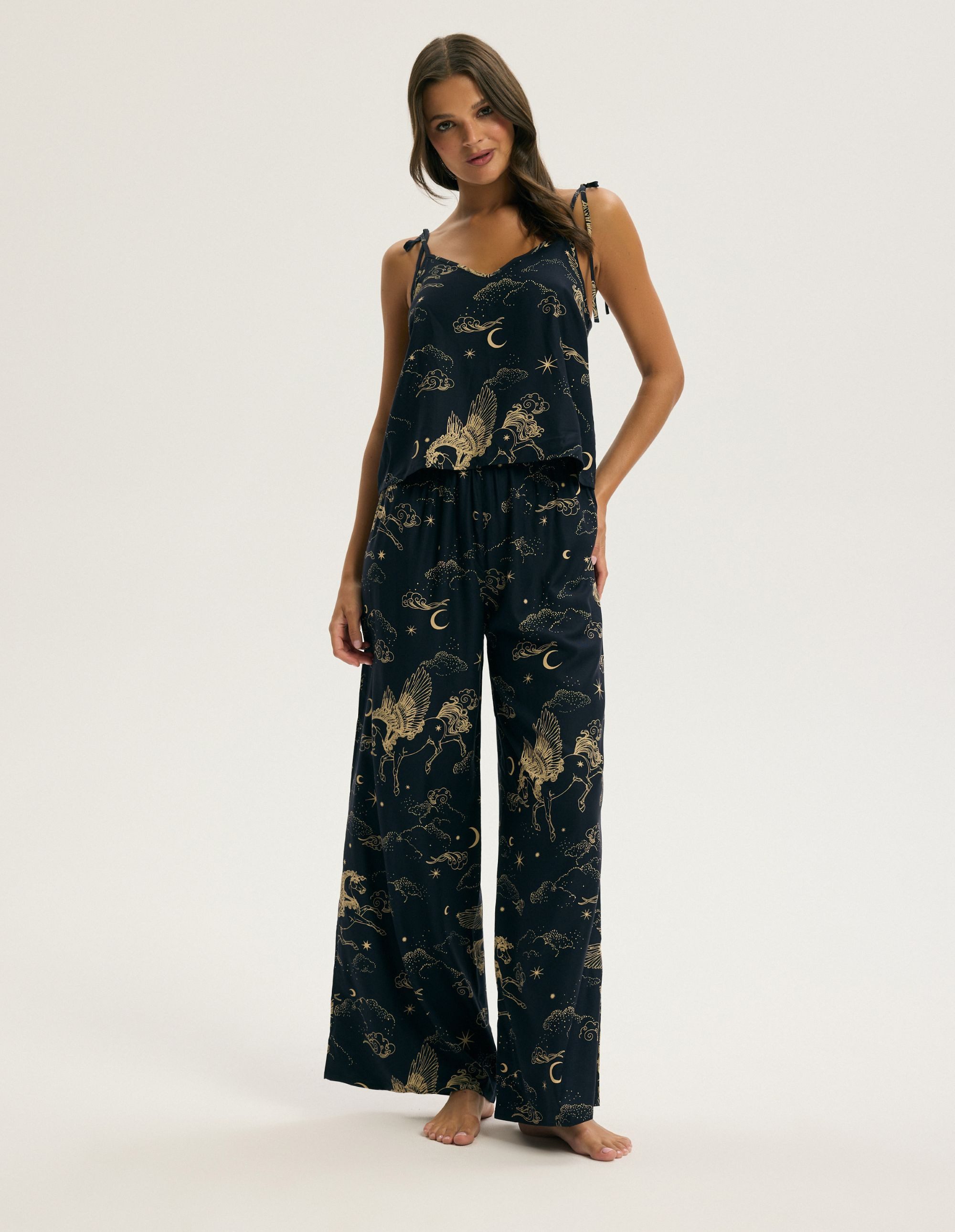 ESOTIQ Schlafanzug Pyjama Set bequem Viskose mit Trägern V-Ausschnitt L Crispella (2 tlg)