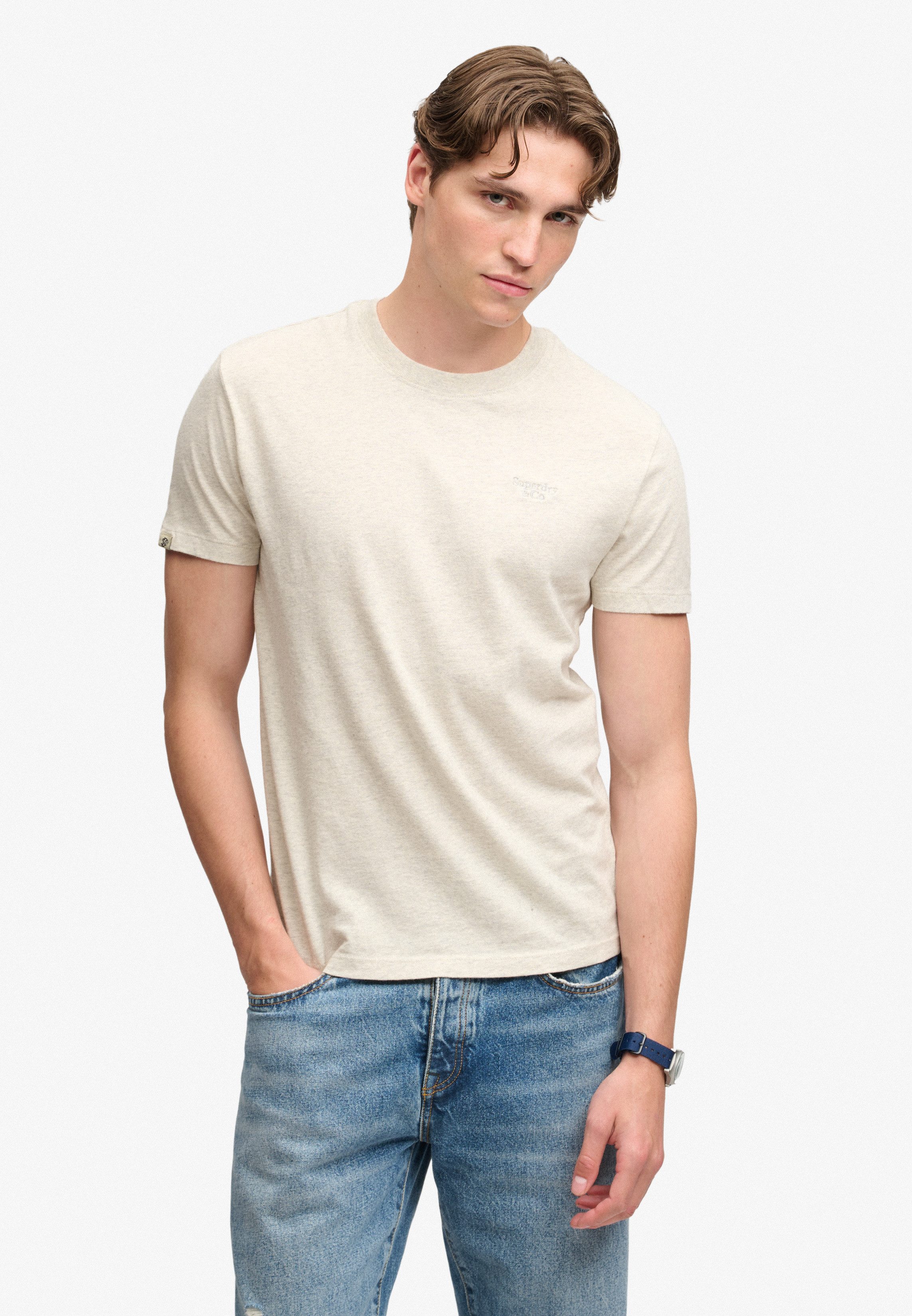 Superdry Rundhalsshirt ESSENTIAL SERIF LOGO EMB TEE Baumwolle, regular fit