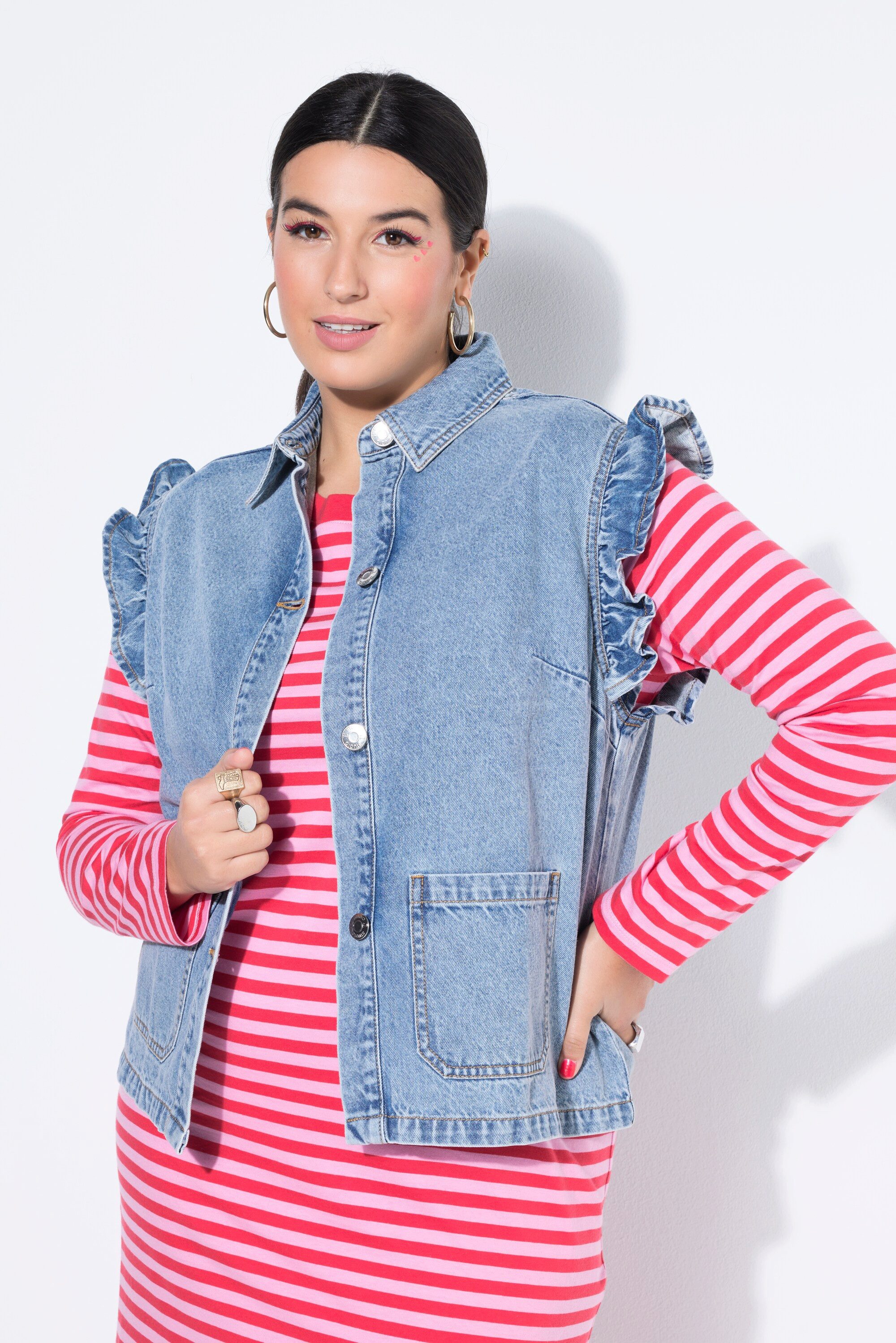 Studio Untold Steppweste Jeansweste Boxy Shape hellgewaschen Arm-Rüsche