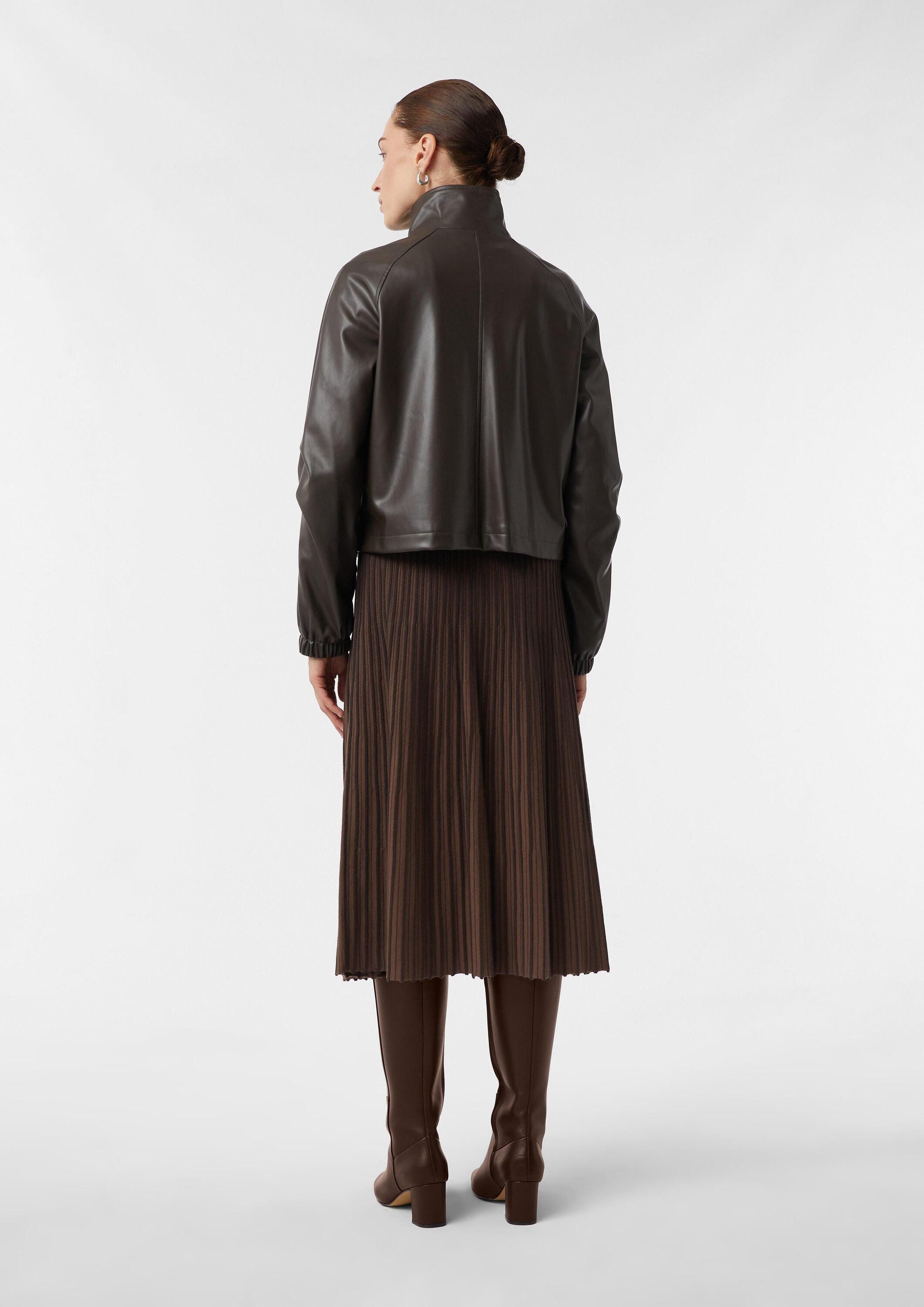 comma Funktionsjacke Indoor-Jacke Jacke in Glattleder-Optik mit aufgesetzten Taschen