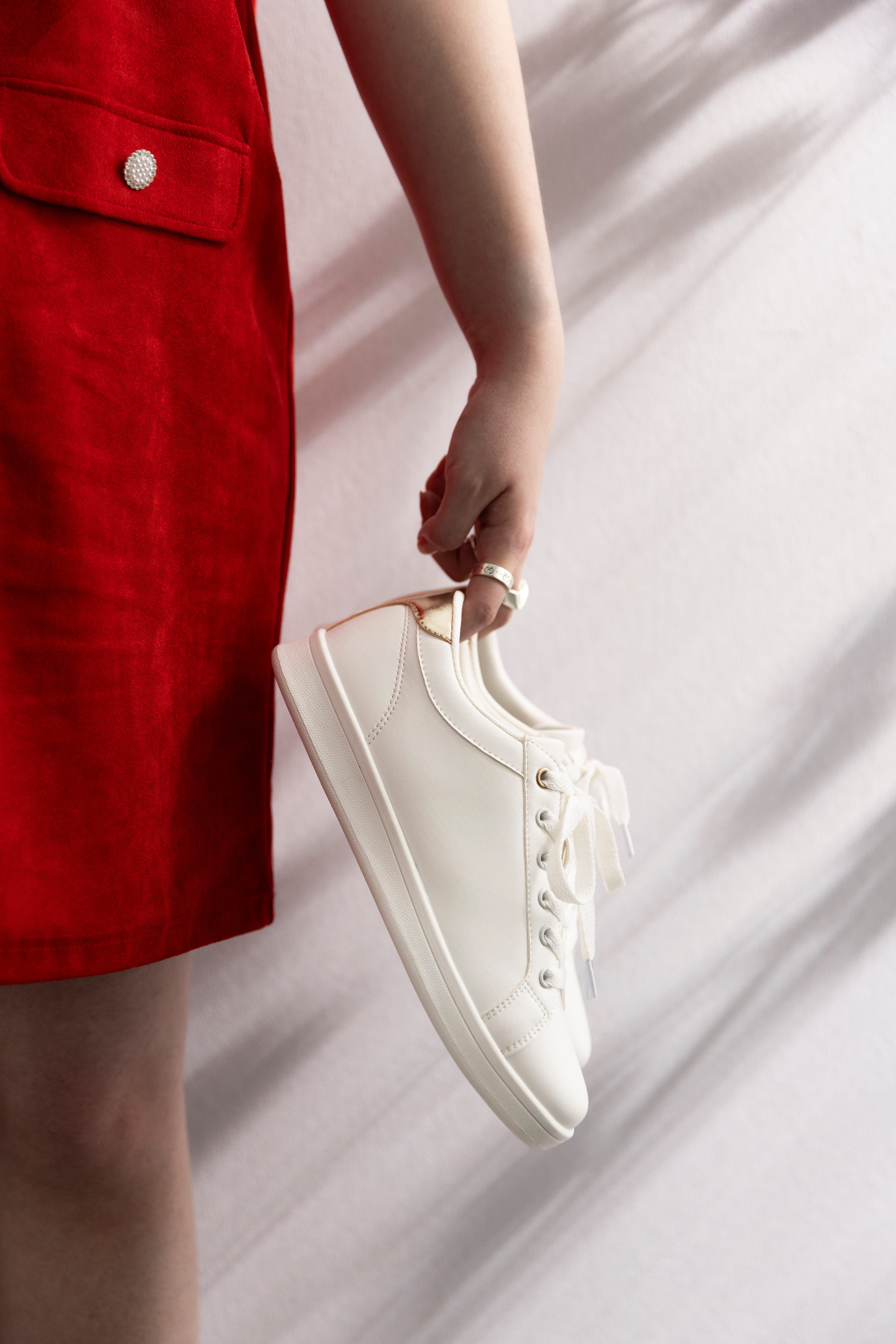 Aniston SHOES Sneaker Schnürschuh, Freizeitschuh mit Metallic-Akzent - NEUE KOLLEKTION