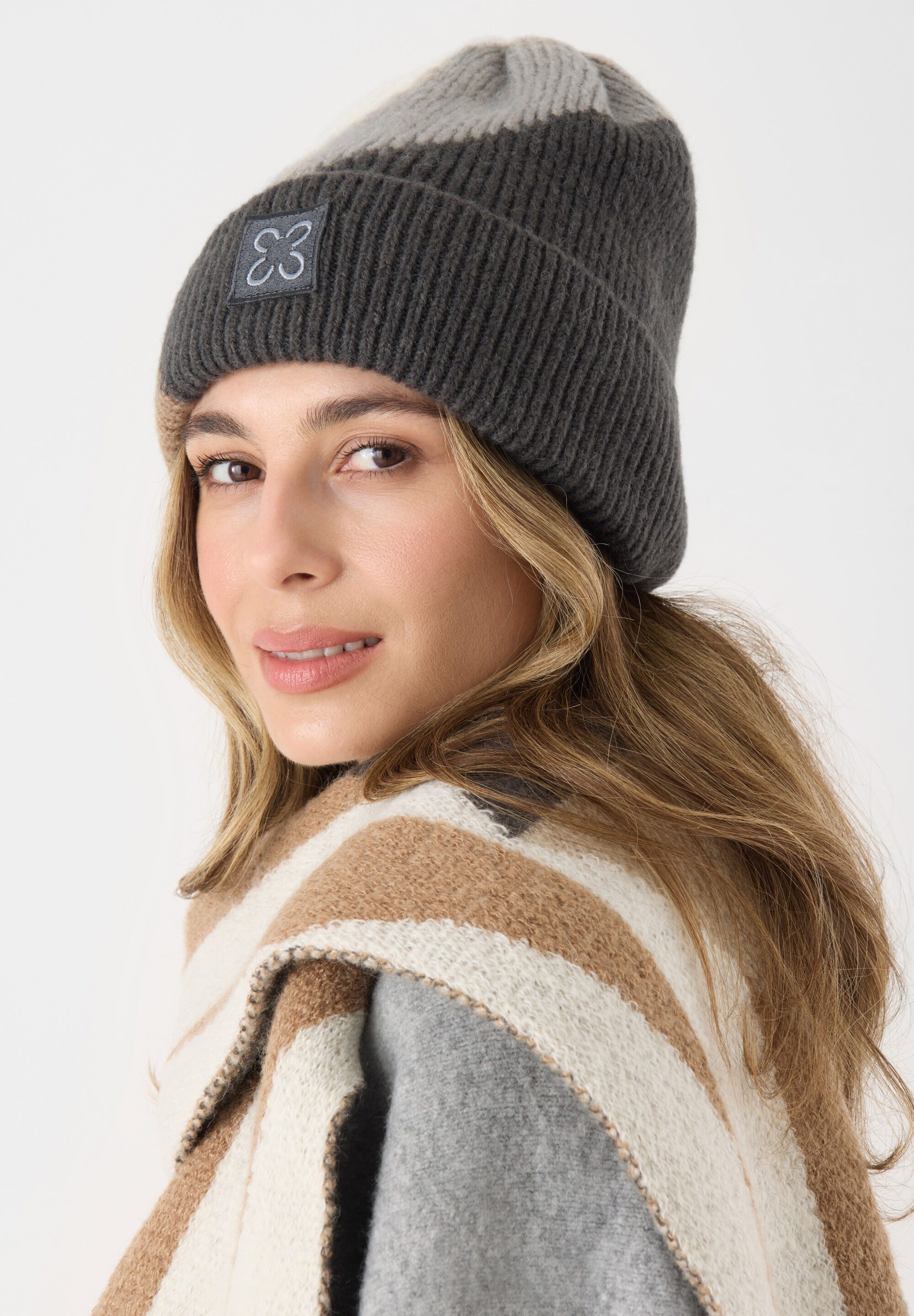 Codello Strickmütze (1-St) mit abstrakten Grafikmuster