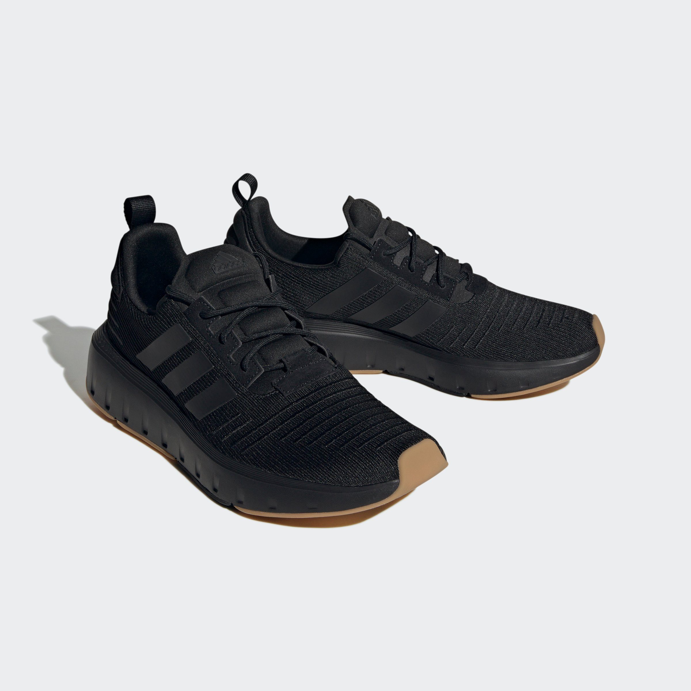 adidas Sportswear SWIFT RUN Sneaker Core Black / Core Black / Gum 3