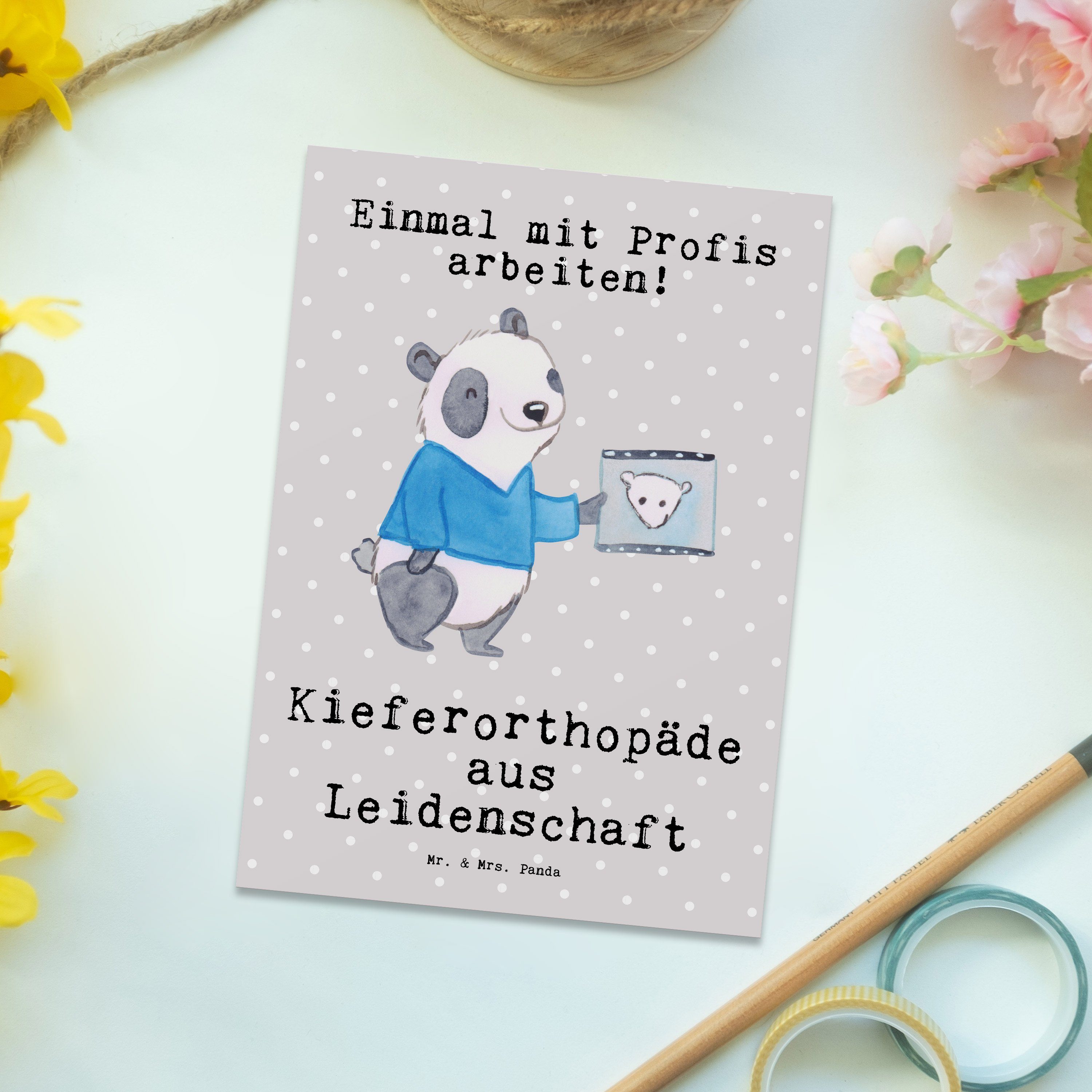 Mr. & Mrs. Panda Postkarte Kieferorthopäde aus Leidenschaft - Grau Pastell - Geschenk, Einladung