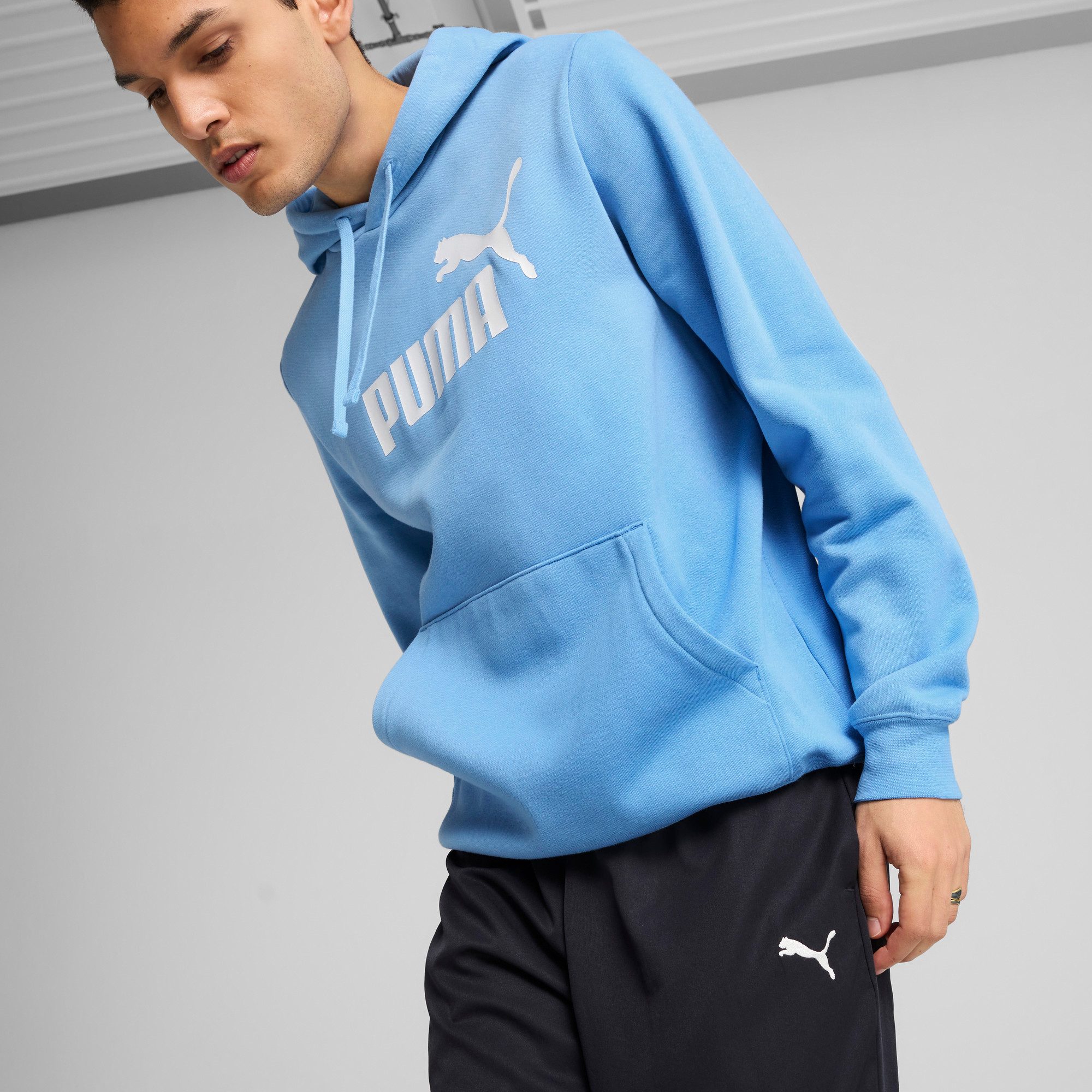 PUMA Trainingshose ESS WOVEN PANTS OP mit DryCELL Technologie, atmungsaktiv, mit Eingrifftaschen