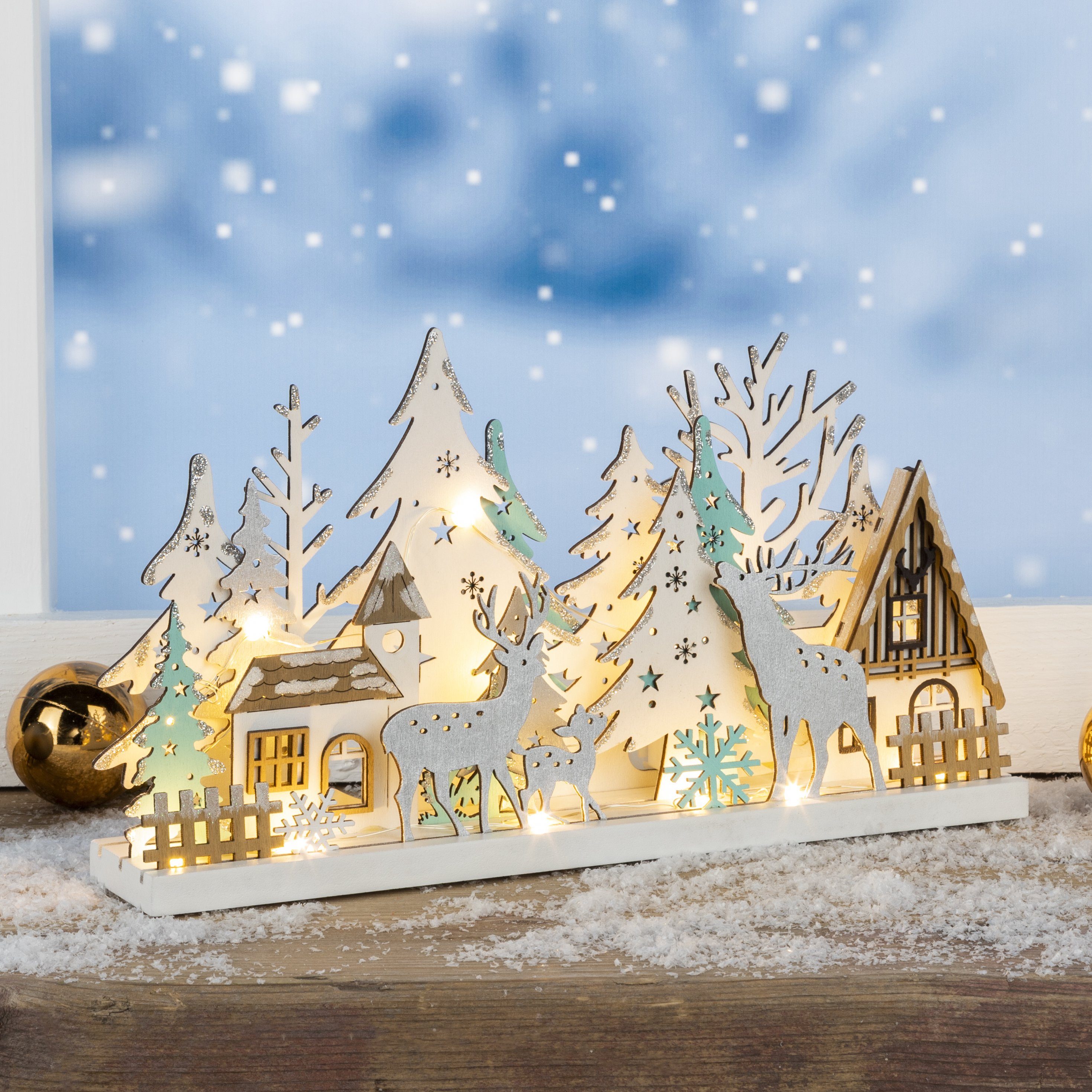 HI Weihnachtsdorf Winterkulisse Holz Silhouette mit 15 Warm-Weißen LED´s  30cm 54902