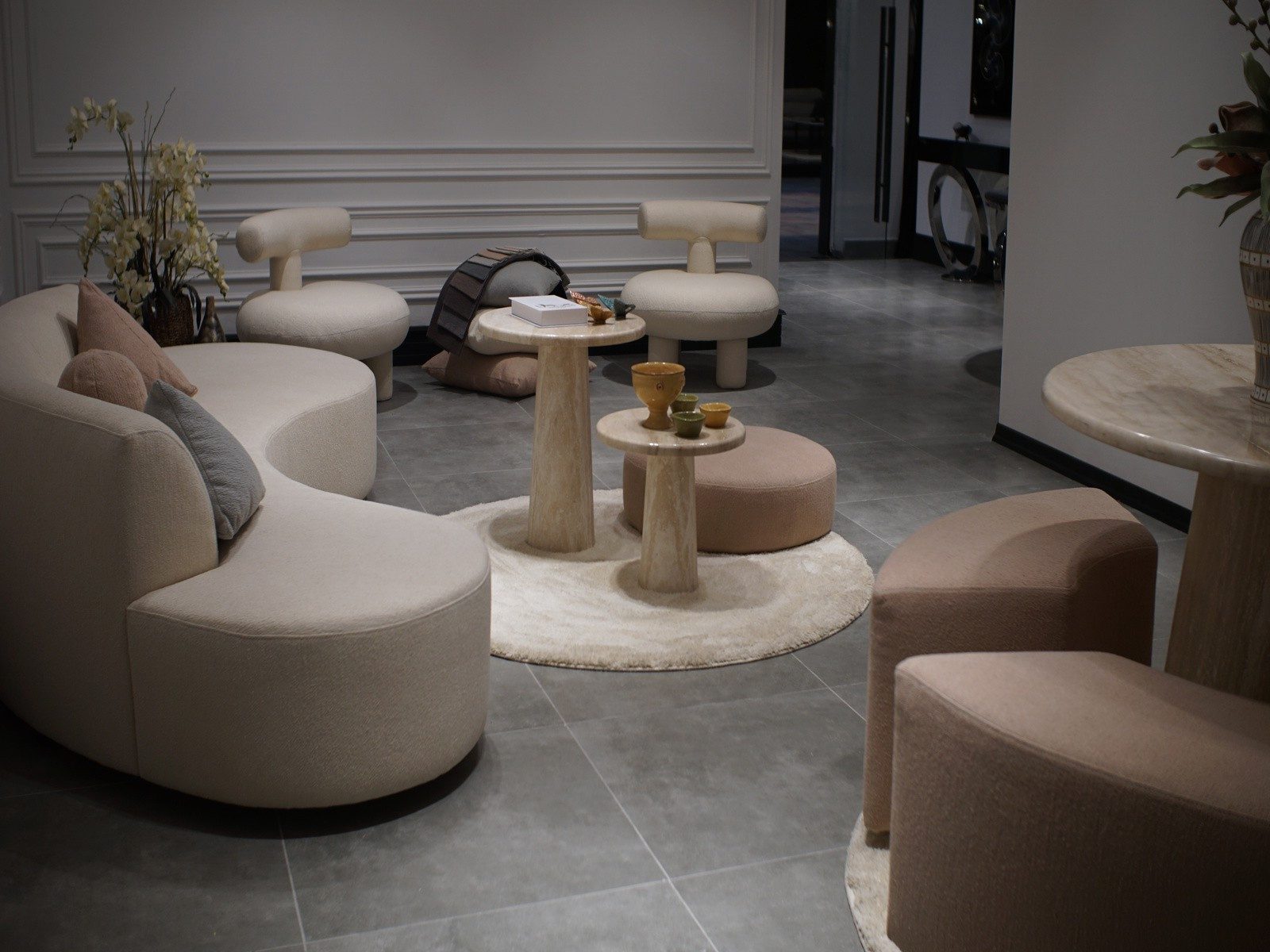 Xlmoebel Sofa Stilvolle Wohnzimmer Sitzgarnitur mit 2 Sesseln und Tischen, 6 Teile, Made in Europa, Couch