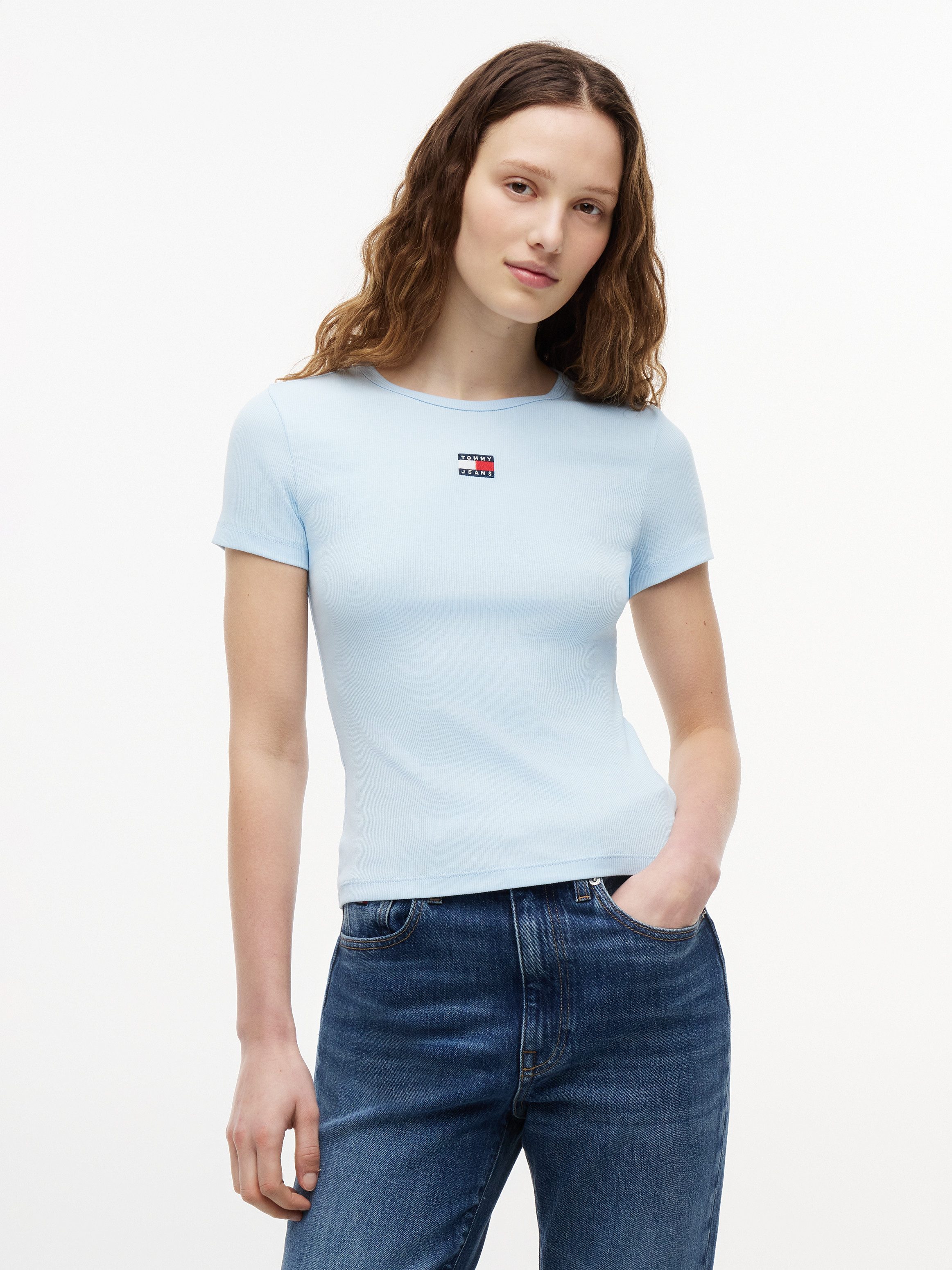 Tommy Jeans Kurzarmshirt TJW SLIM BADGE RIB TEE mit gerippter Struktur