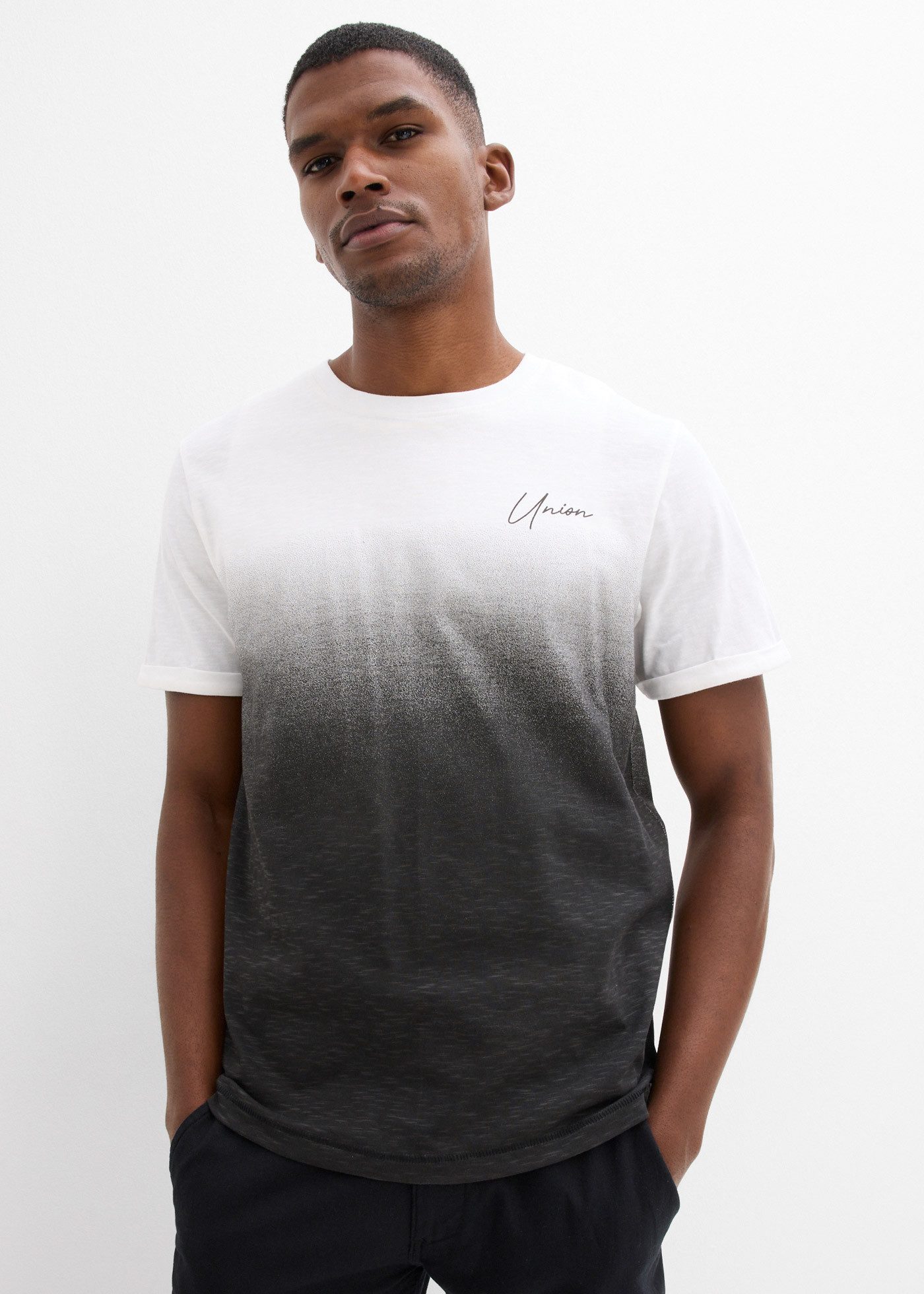bonprix T-Shirt (1-tlg) Slim Fit Passform, Kurzarm, atmungsaktives Jersey-Material
