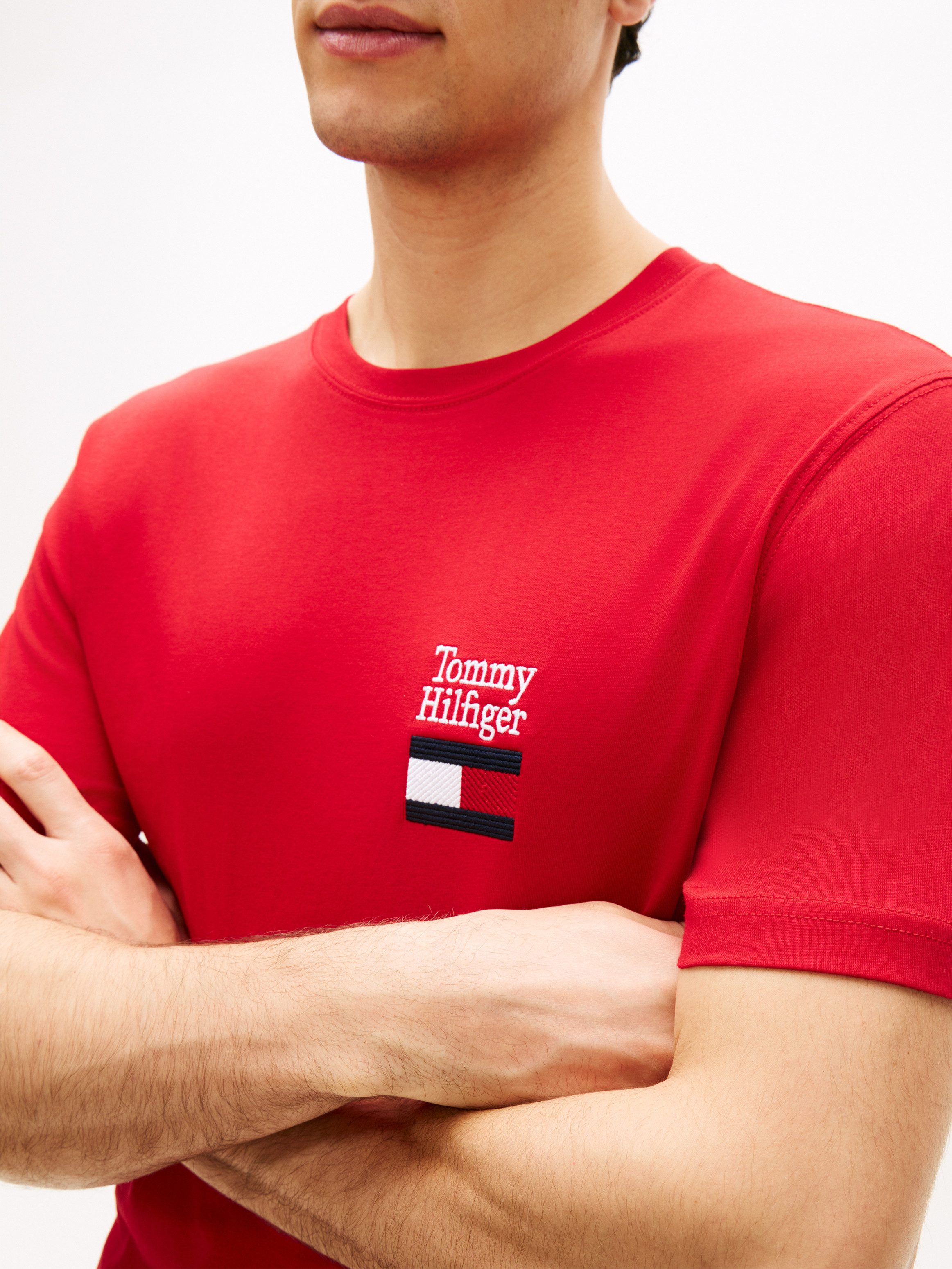 Tommy Hilfiger T-Shirt BRAND LOVE TEXT STACK Regular fit mit Rundhalsausschnitt