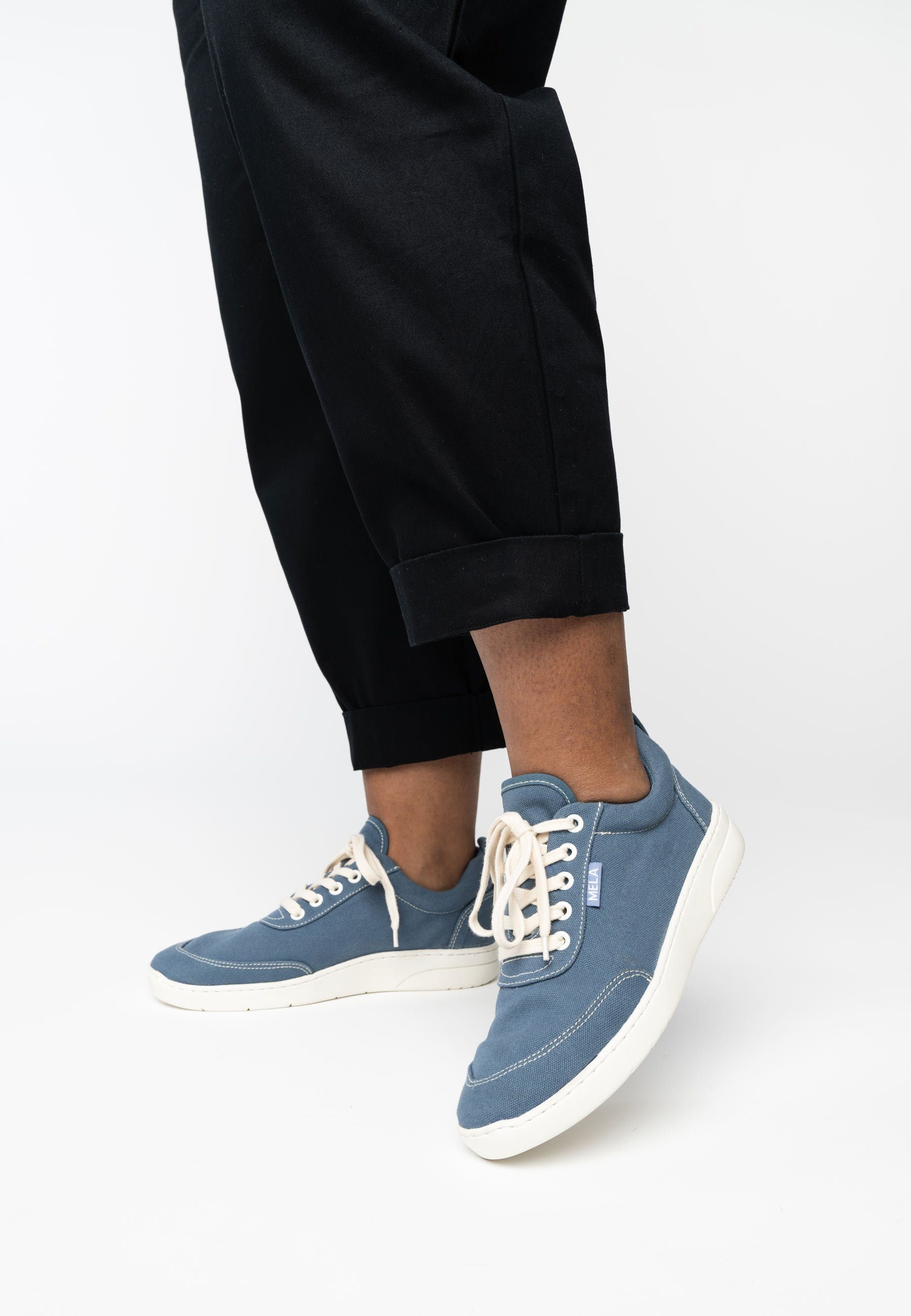 MELA Damen Sneaker YALA / Schnürsenkel dusty zusätzlichem blue inklusive weiß Sneaker Paar