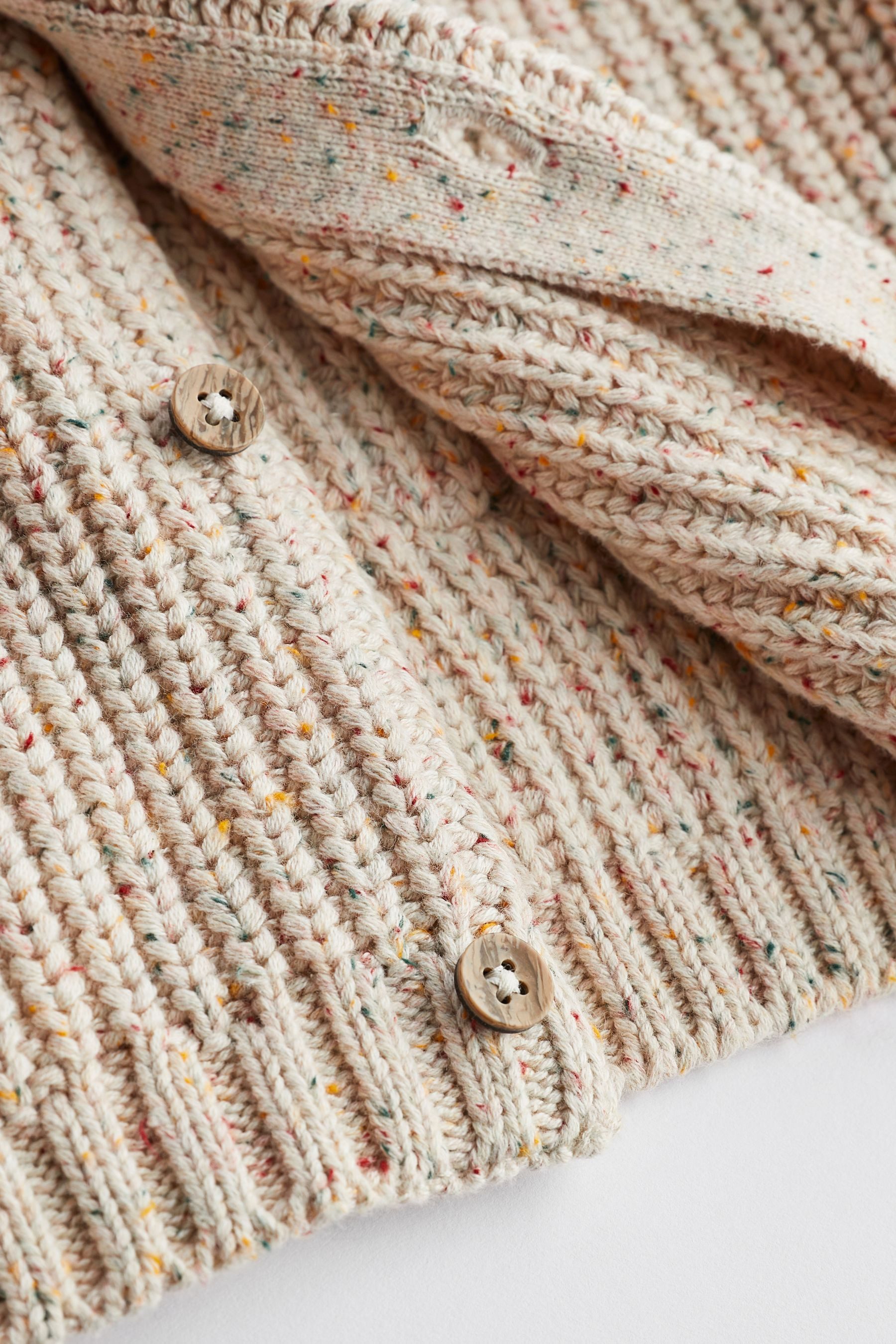 Next Strickjacke Grobgestrickte Baby-Strickjacke mit Strickerei (1-tlg)