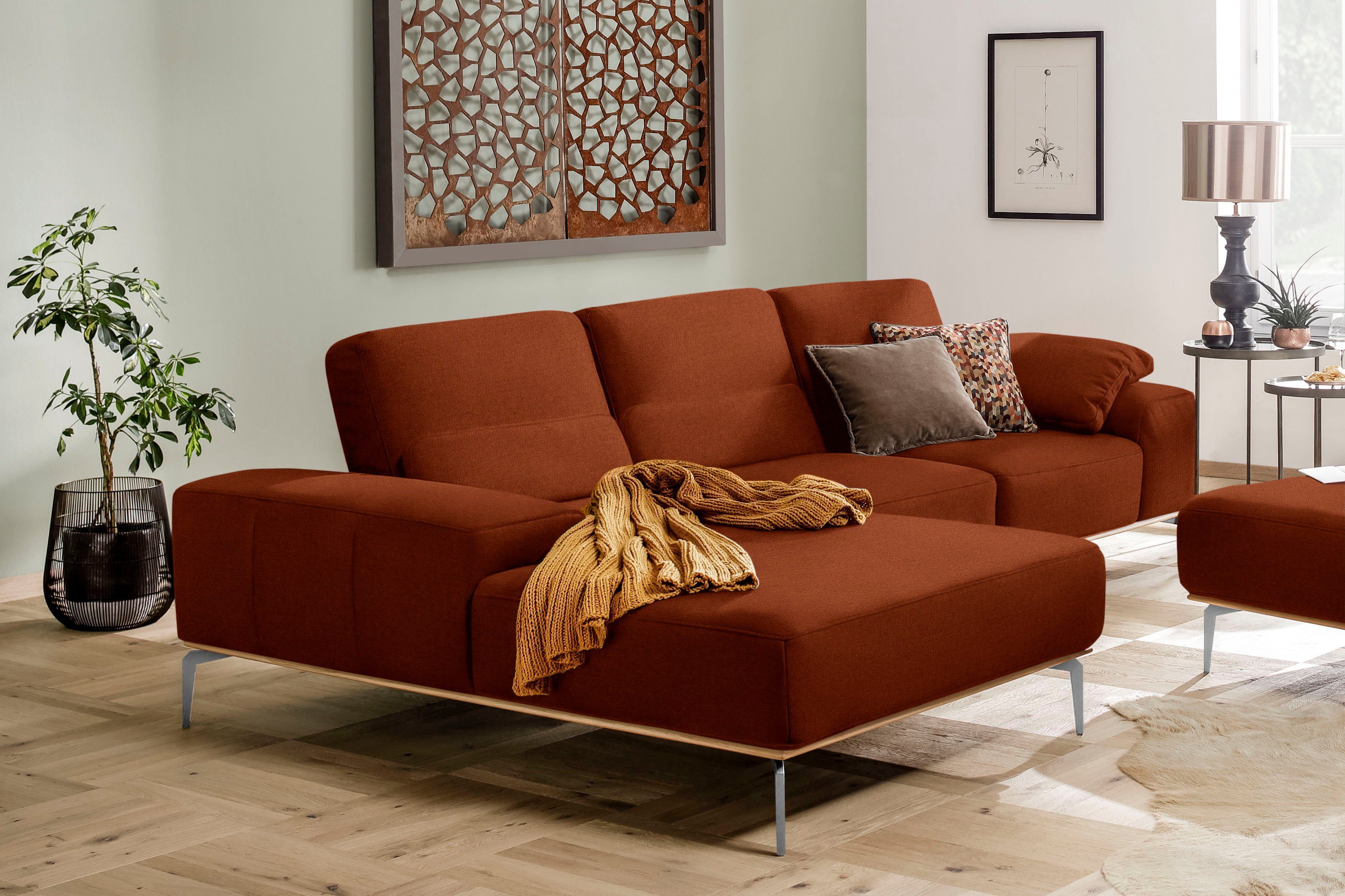 W.SCHILLIG Ecksofa Füße 299 Holzsockel, elegantem mit cm in Chrom run, Breite glänzend