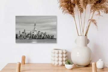 OneMillionCanvasses® Leinwandbild Die Skyline von New York City mit dem One World Trade Center - schwarz, (1 St), Wandbild Leinwandbilder, Aufhängefertig, Wanddeko, 30x20 cm