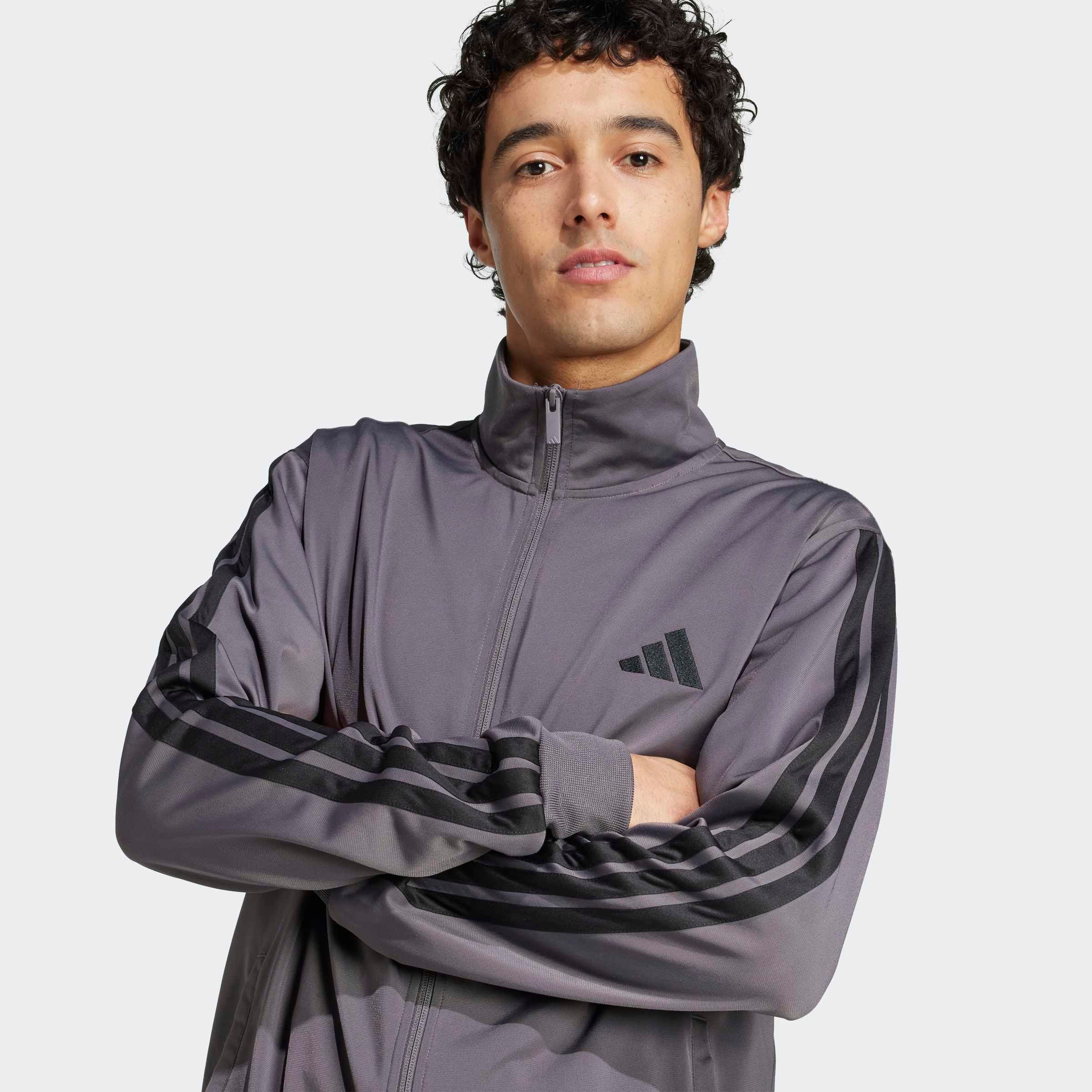adidas Sportswear Trainingsanzug M 3S TR TT TS (2-tlg), für Laufen und sportliche Aktivitäten, zweiteiliges Set