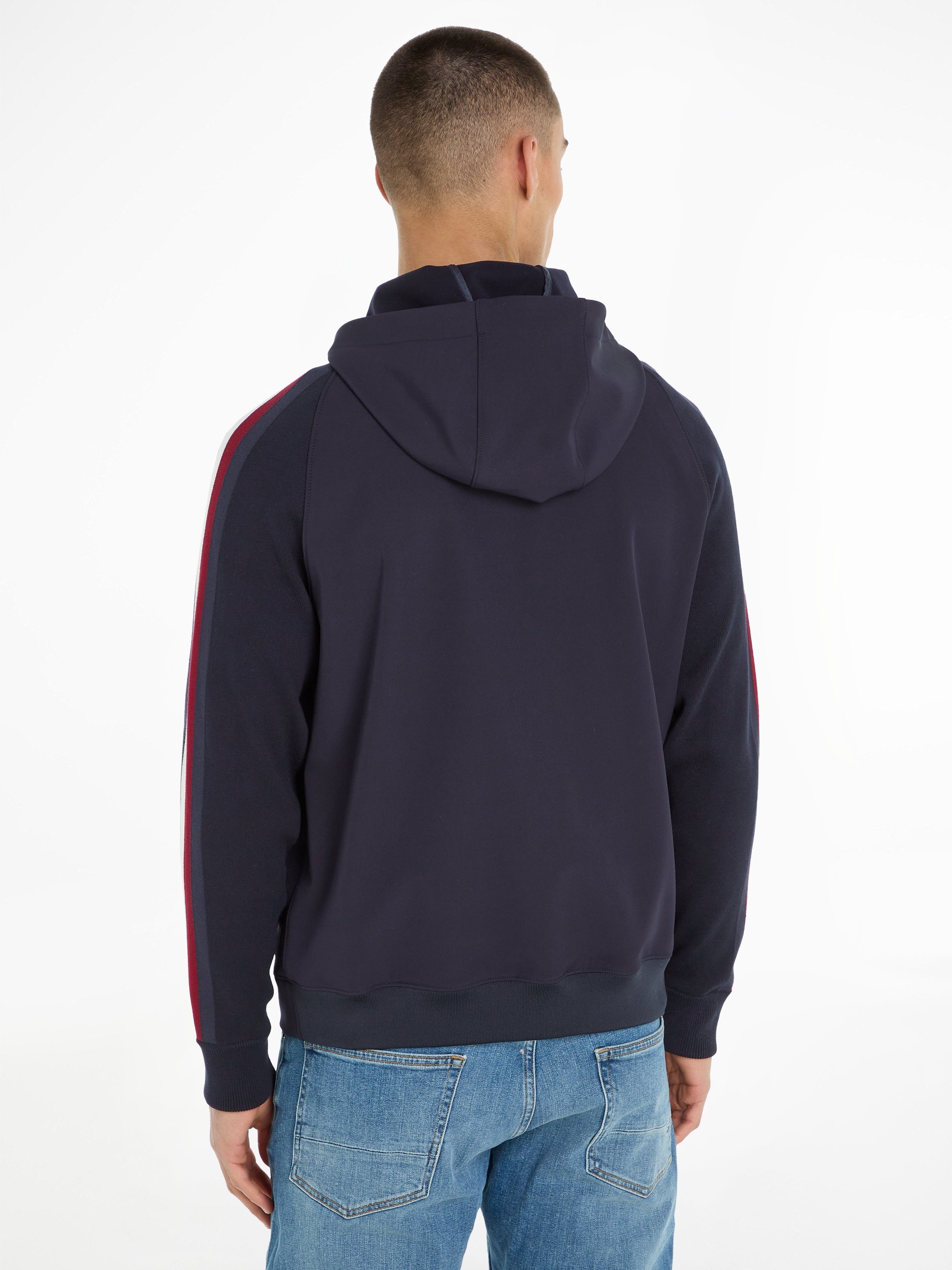 Tommy Hilfiger Kapuzenpullover MIXED MEDIA HOODED SWEATER mit TH-Streifen an den Ärmeln