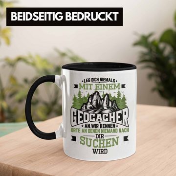 Trendation Tasse Trendation - Geocaching Tasse Geschenk Nur Noch Einen GPS-Schnitzeljag Geschenkidee Pfadfinder Geburtstag Leg Dich Niemals Mit Einem Geocacher An