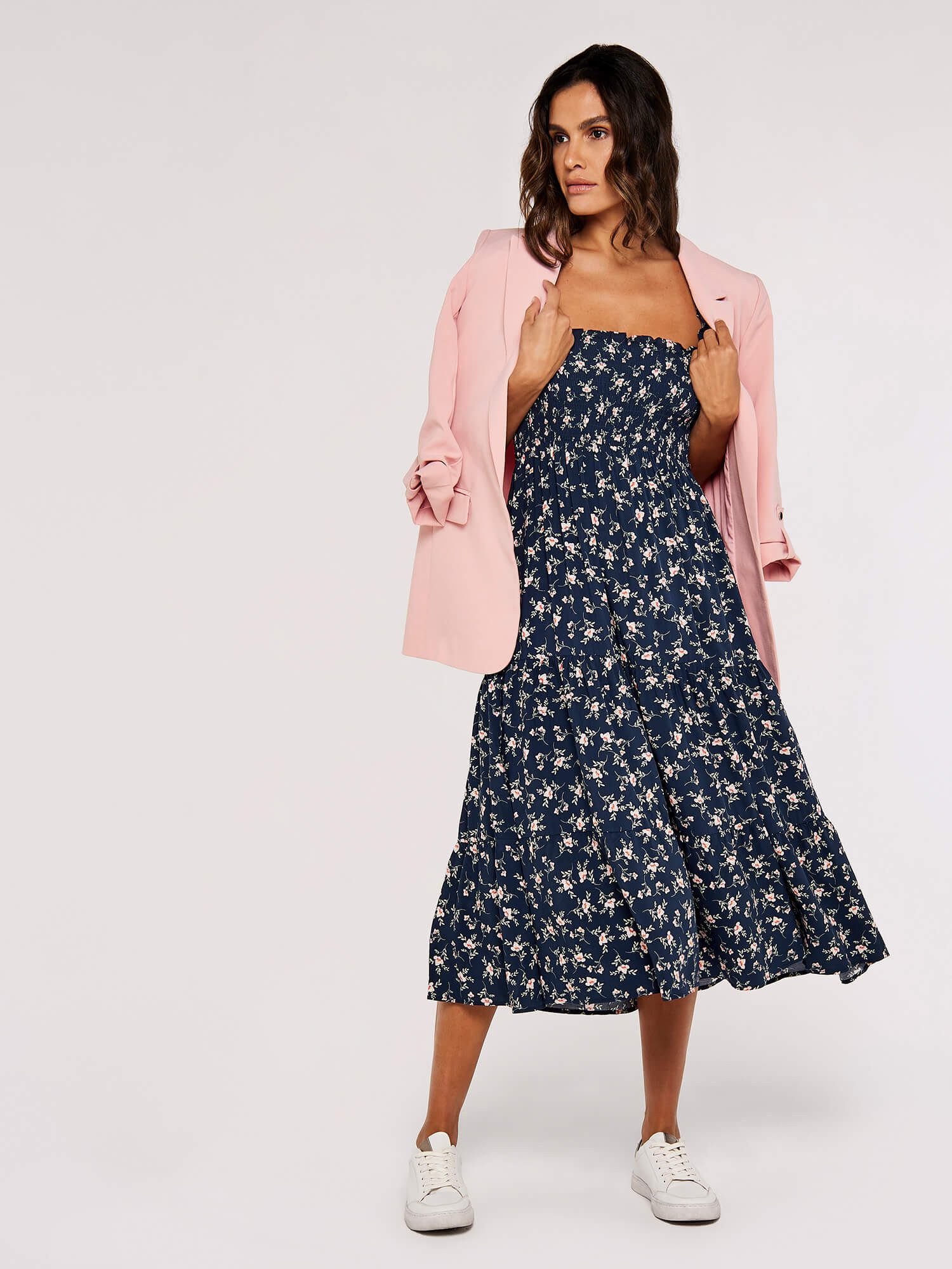 Apricot Midikleid Orchid Smock Tiered Midi günstig online kaufen