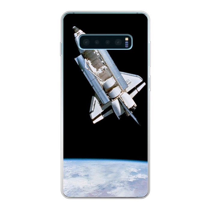 MuchoWow Handyhülle Eine Raumfähre schwebt durch das Universum Phone Case Handyhülle Samsung Galaxy S10+ Silikon Schutzhülle