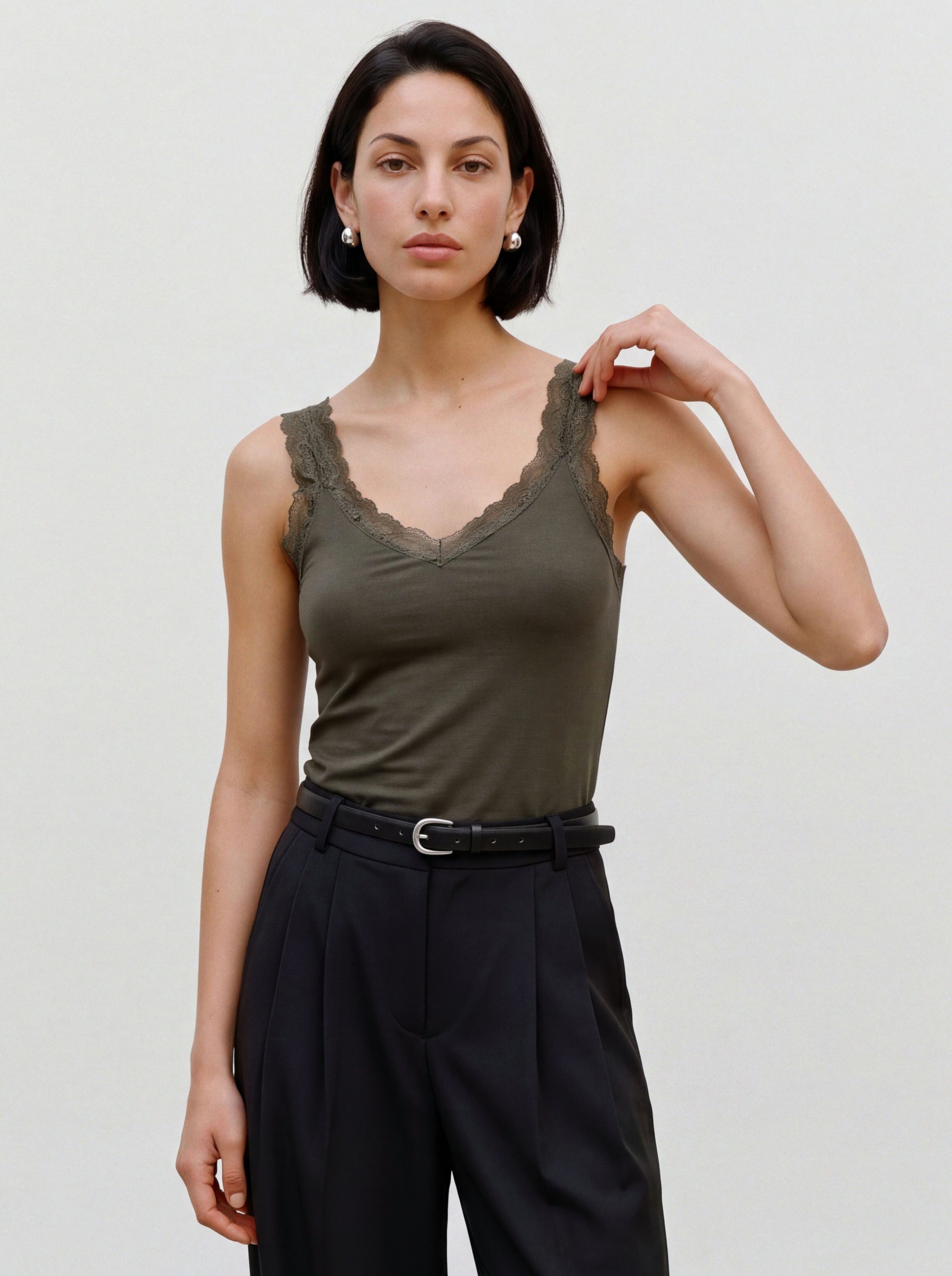 Vero Moda Trägertop VMROSA SL TOP JRS NOOS Viskosemischung, Spitzen Detail