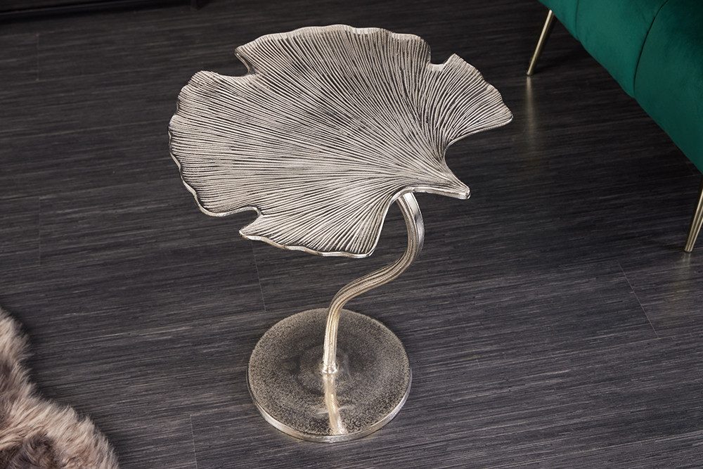 riess-ambiente Beistelltisch GINKGO LEAF 55cm silber (Einzelartikel, 1-St), Wohnzimmer · Metall · Handarbeit · Boho