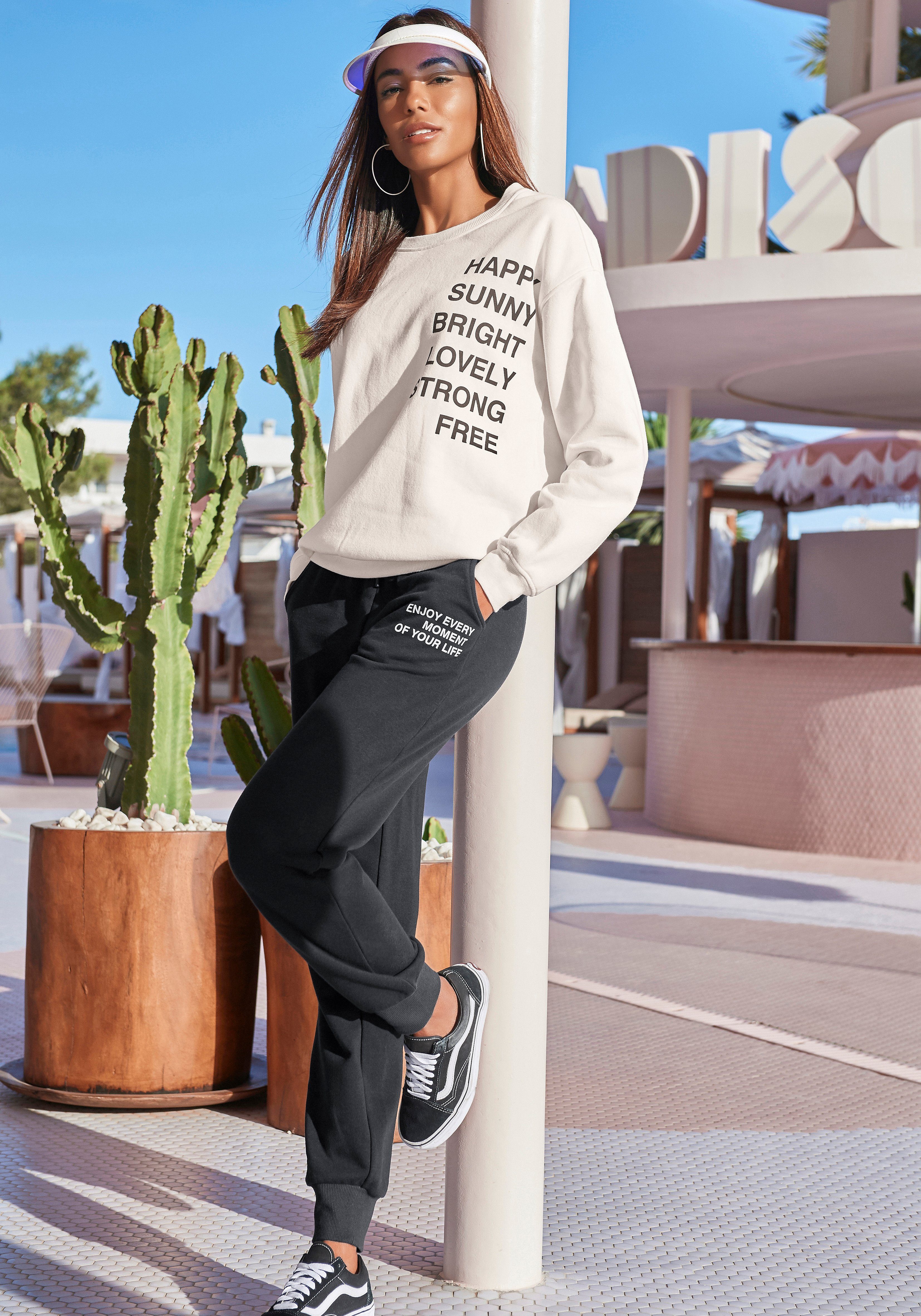 Buffalo Jogginghose mit seitlichen Eingrifftaschen, Loungewear