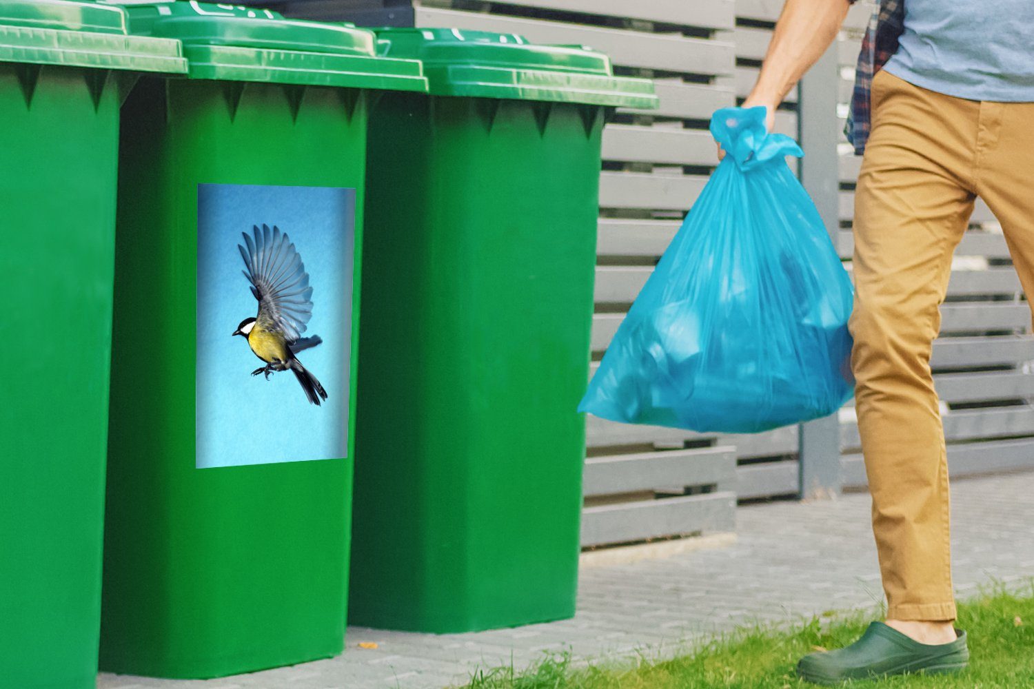 (1 MuchoWow Eine Abfalbehälter blauem Mülleimer-aufkleber, Mülltonne, Sticker, Hintergrund Container, Wandsticker vor Kohlmeise St),