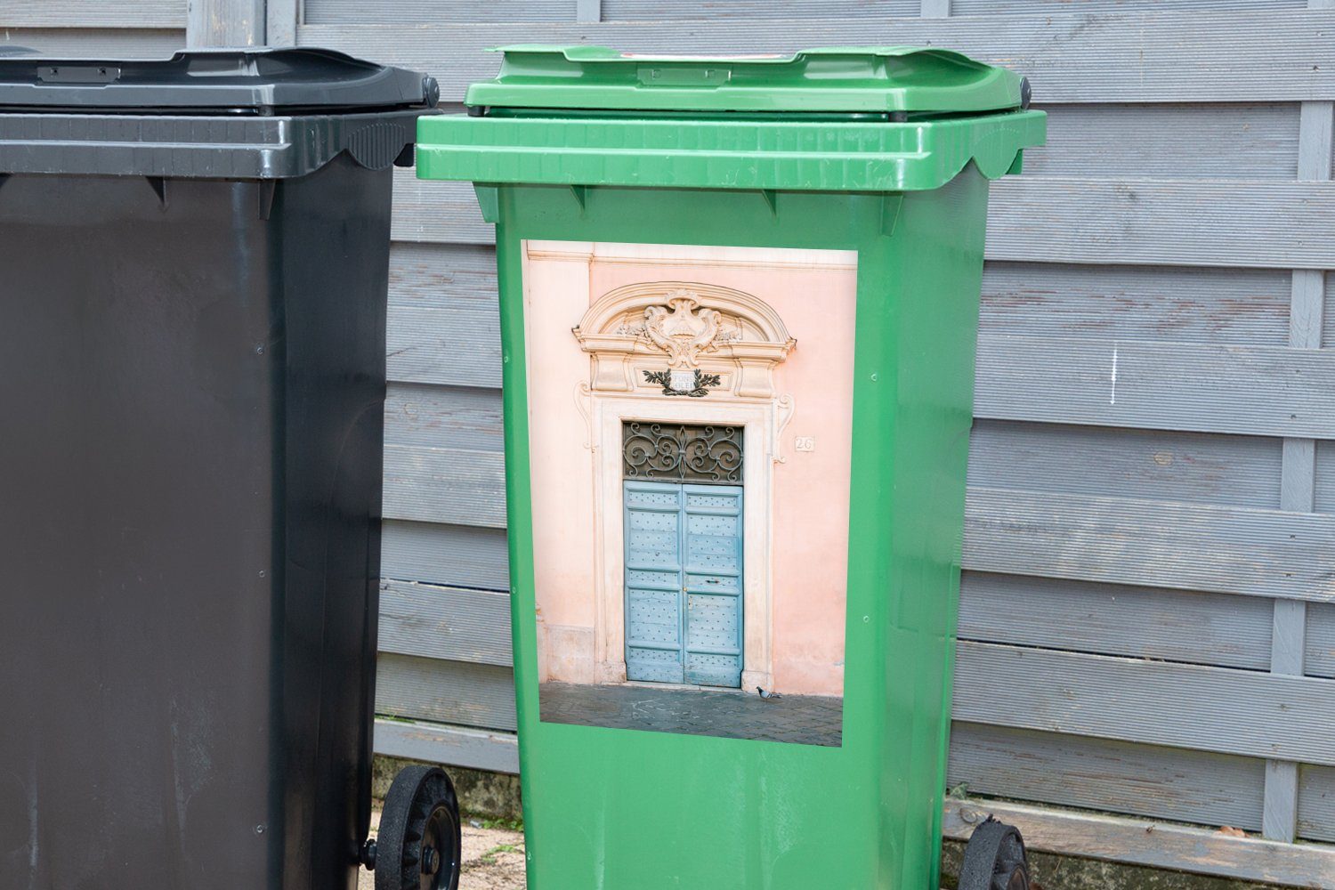 MuchoWow Wandsticker Tür - Blau Abfalbehälter Sticker, Mülleimer-aufkleber, Rom St), - (1 Container, Architektur Mülltonne, 